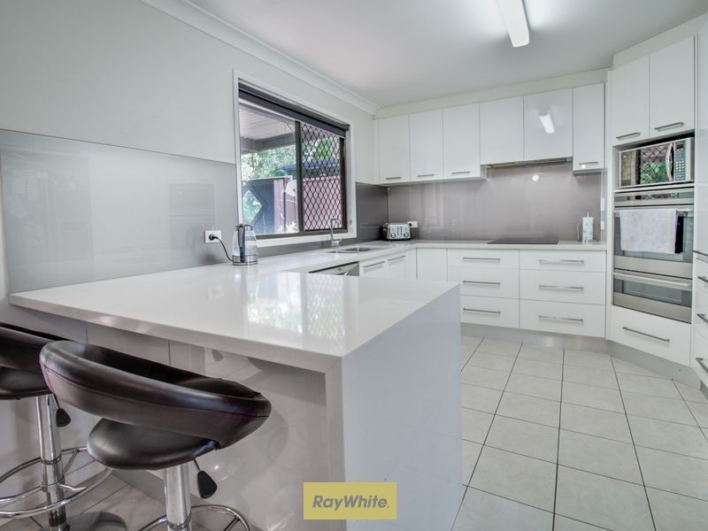 62 Waratah Drive, Crestmead, QLD 4132