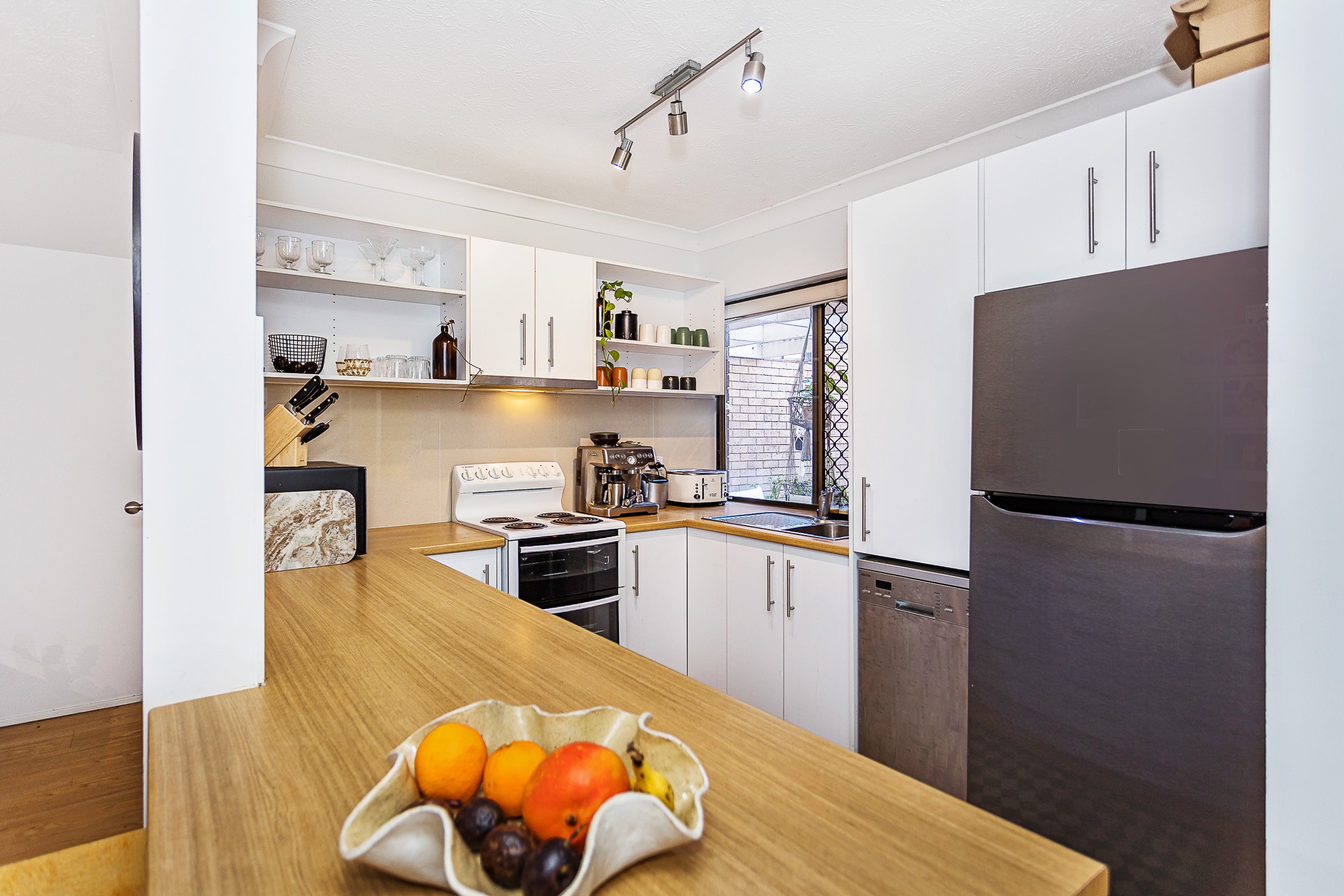 11/1A Mcleod Street, Highland Park, QLD 4211