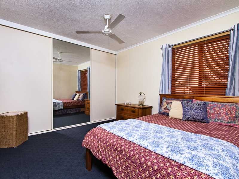 2/993 Gold Coast Highway, Palm Beach, QLD 4221