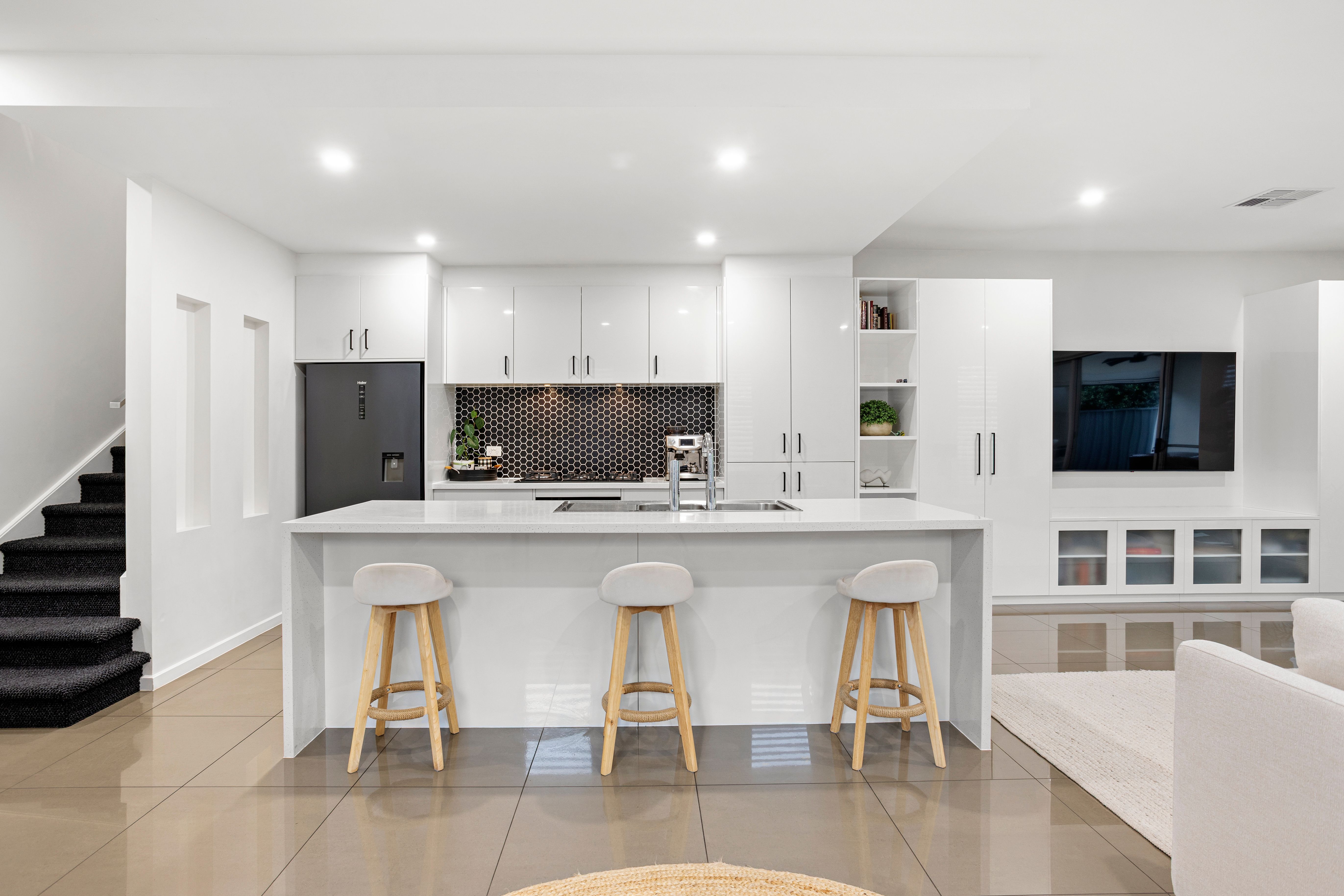1/3 Dineen Place — photo 11 of 28