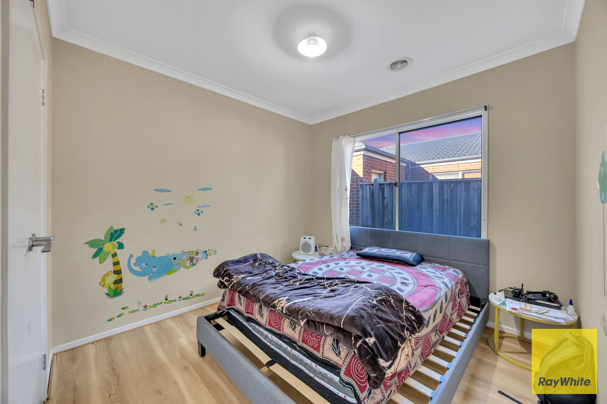 18 Susan Place — photo 5 of 18