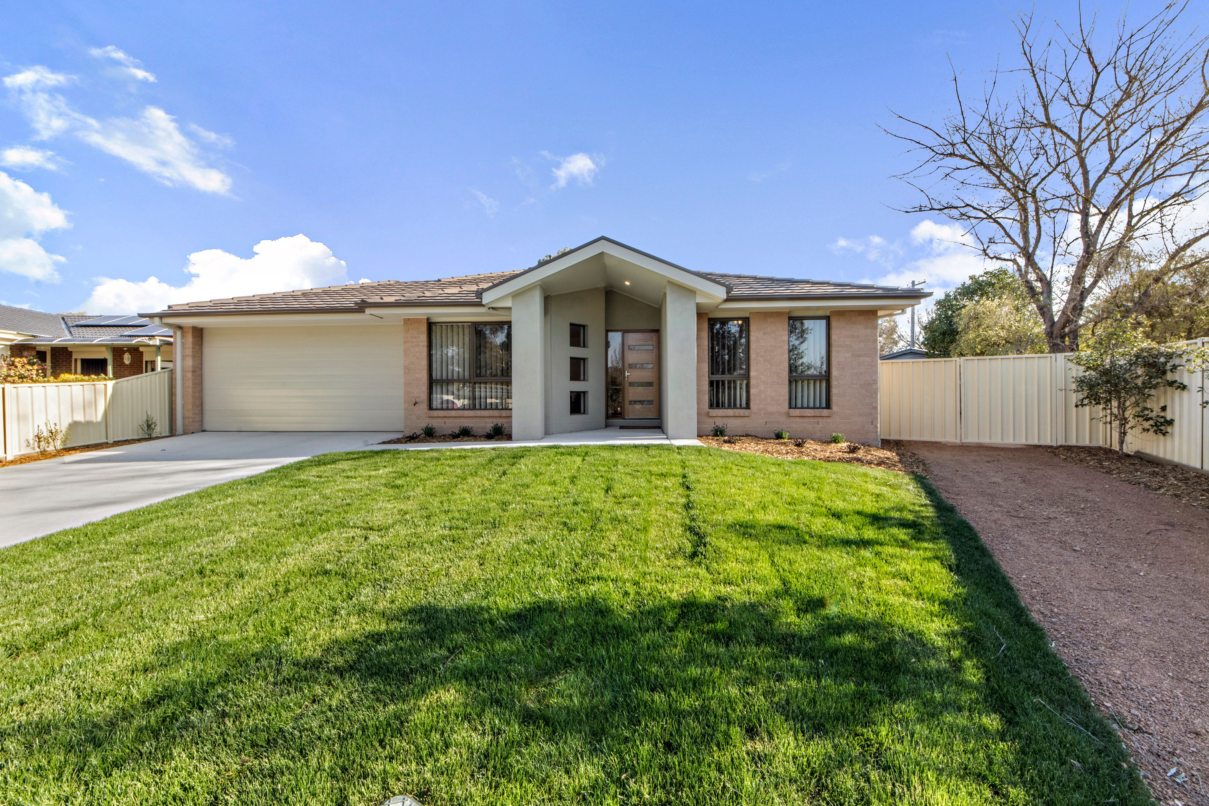 4 Luther Place, Macgregor ACT 2615