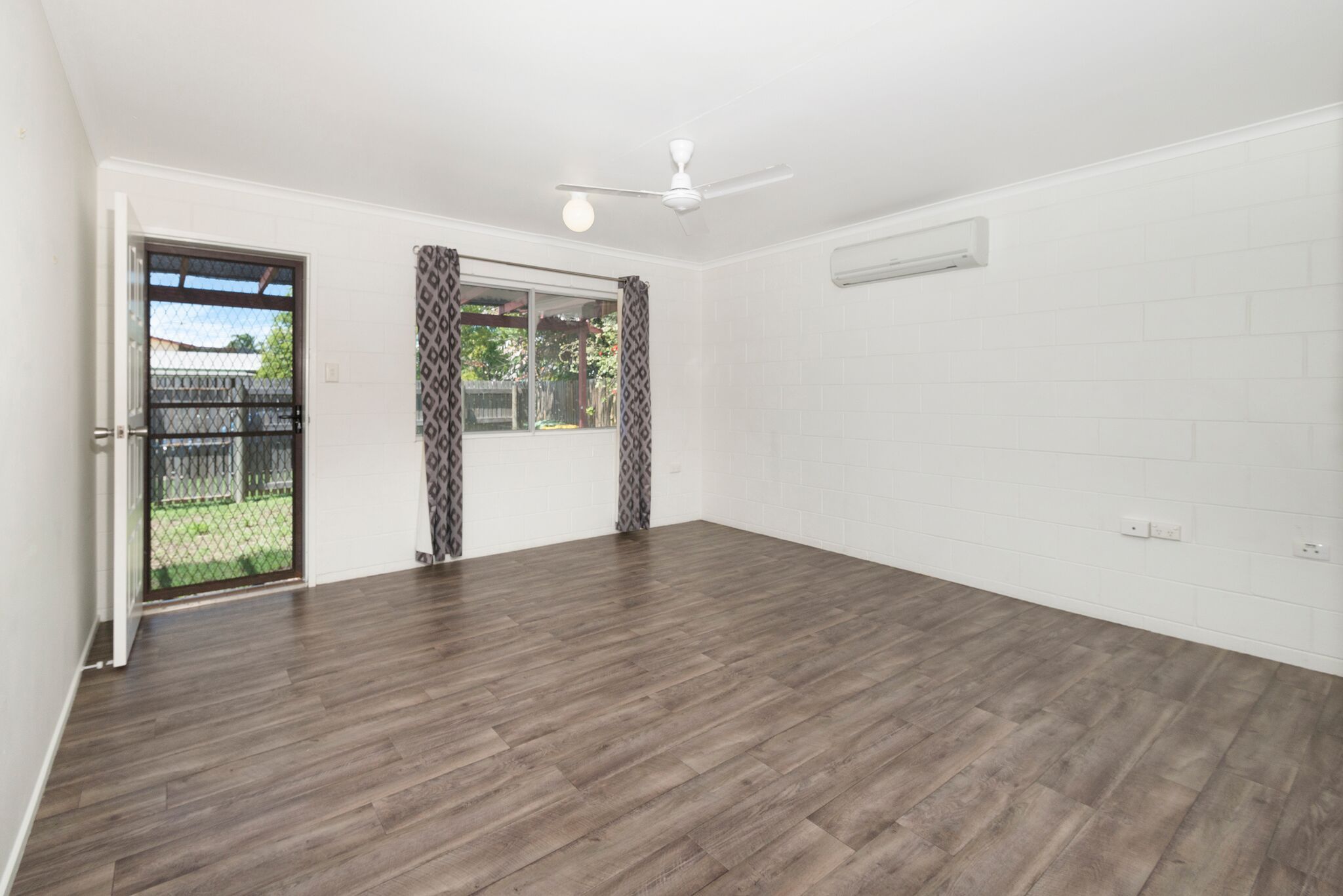1 Corella Crescent, Mount Louisa, QLD 4814
