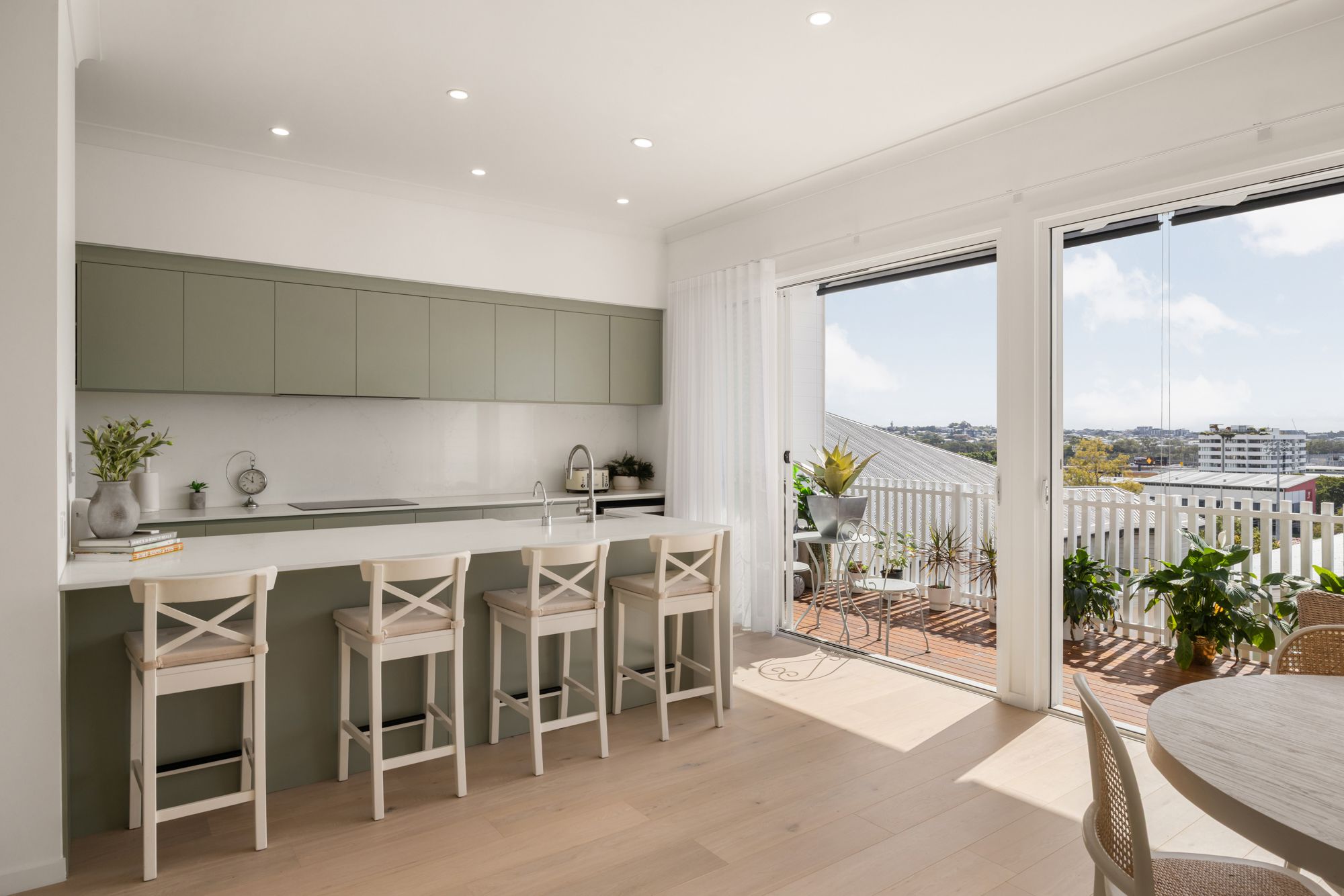 11 Roche Avenue — photo 3 of 13