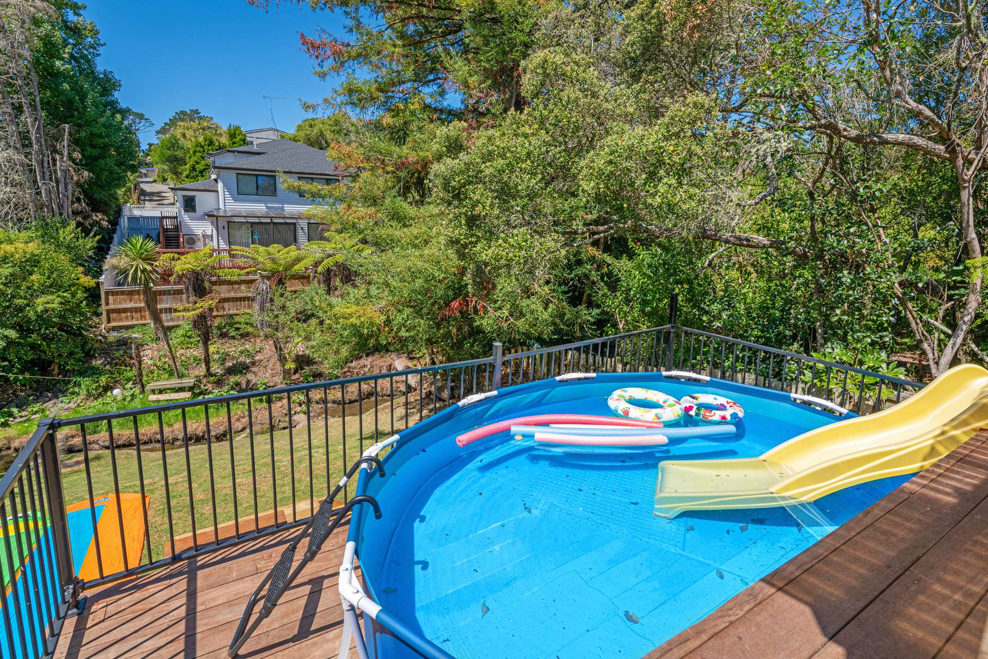 12 Airey Place photo 10