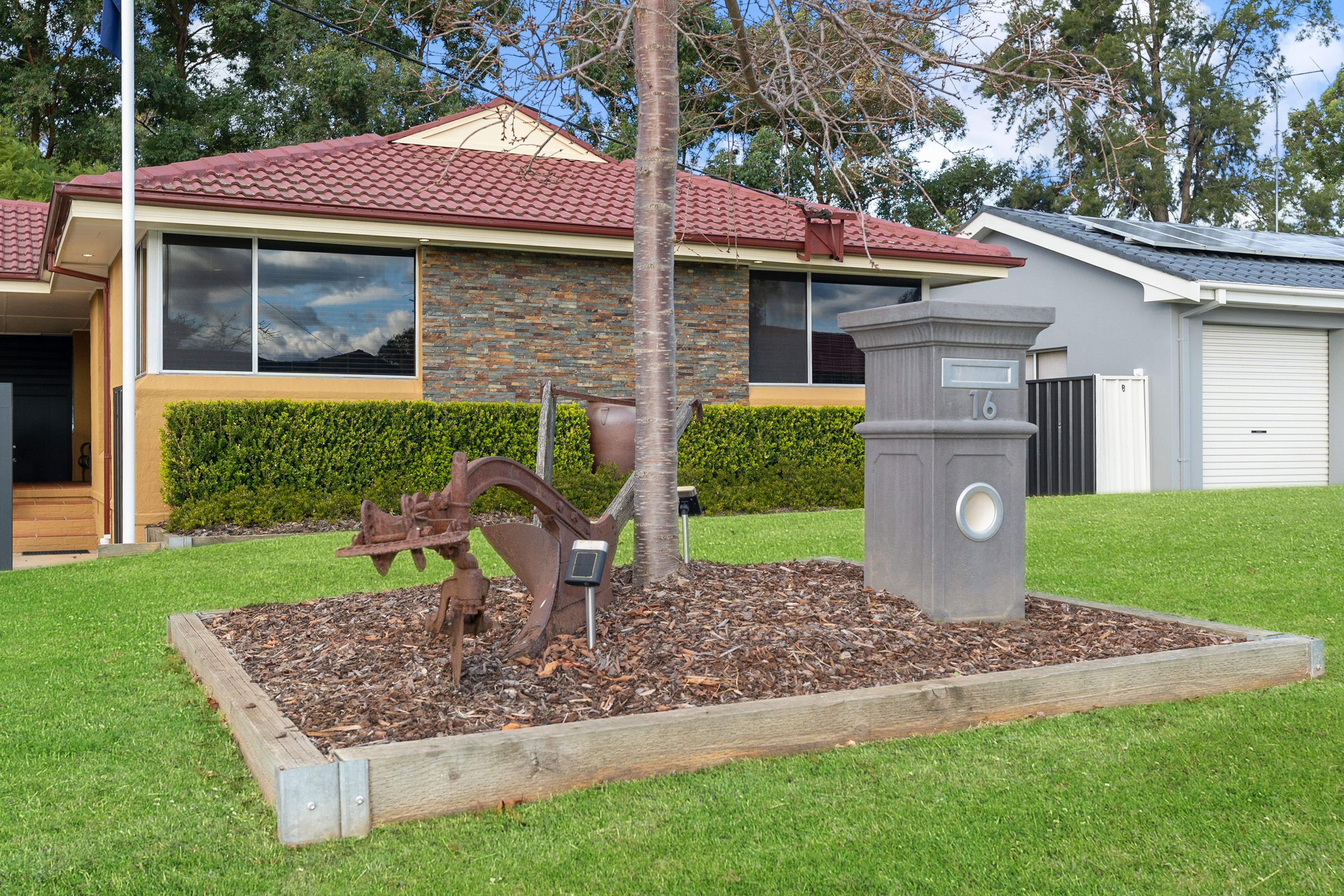 16 Berallier Drive, Camden South, NSW 2570