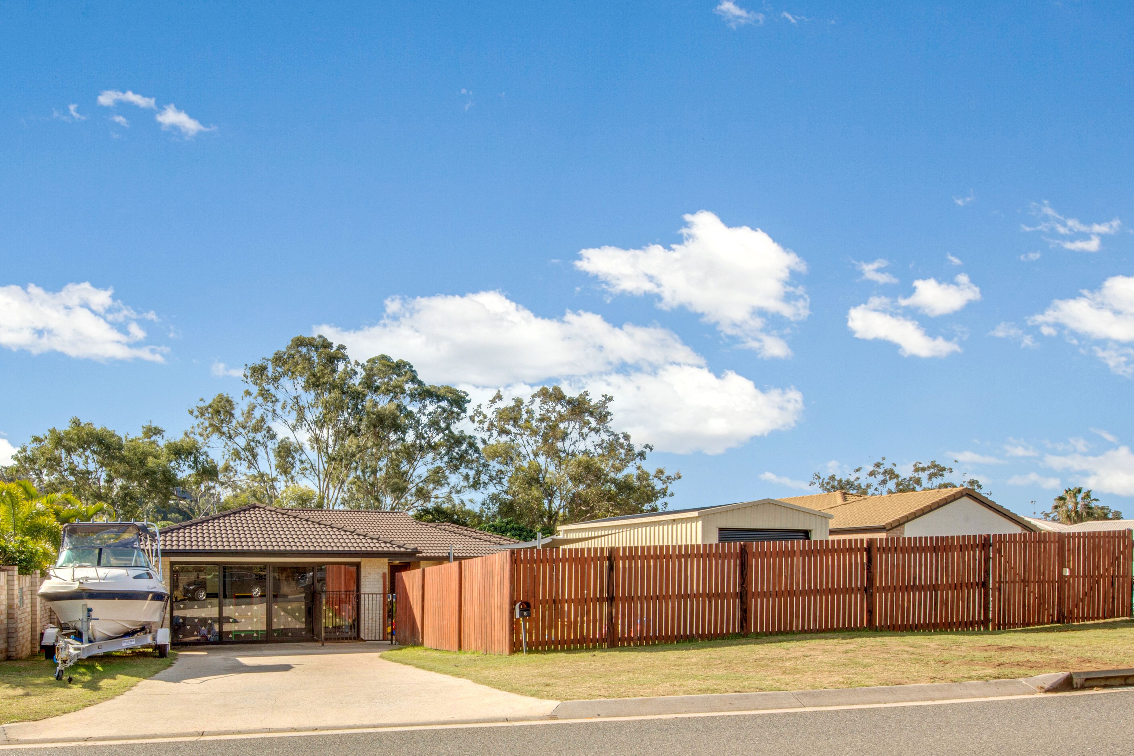 8 Dean Street, Glen Eden, QLD 4680
