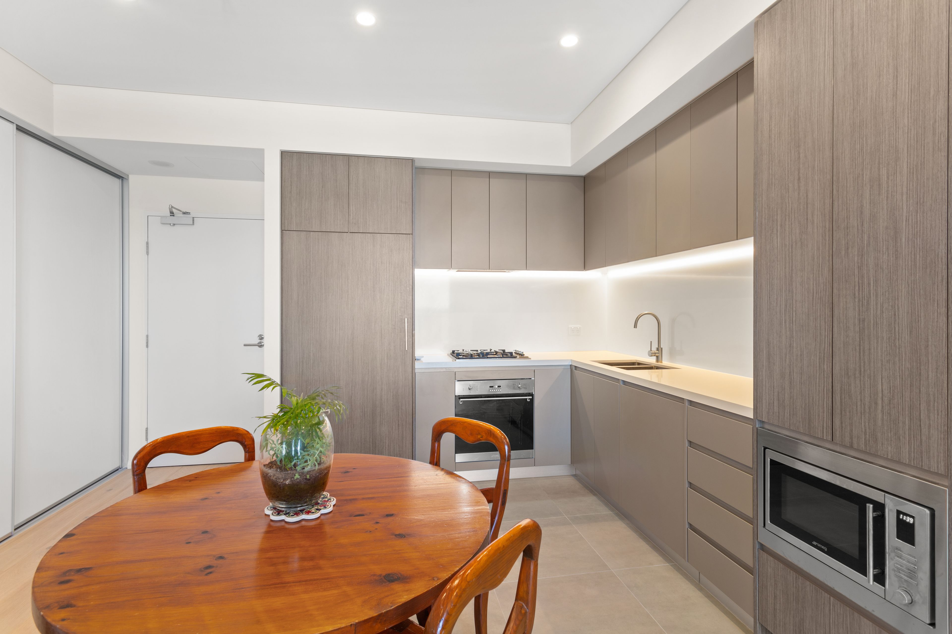 704B/8 Village Place, Kirrawee, NSW 2232