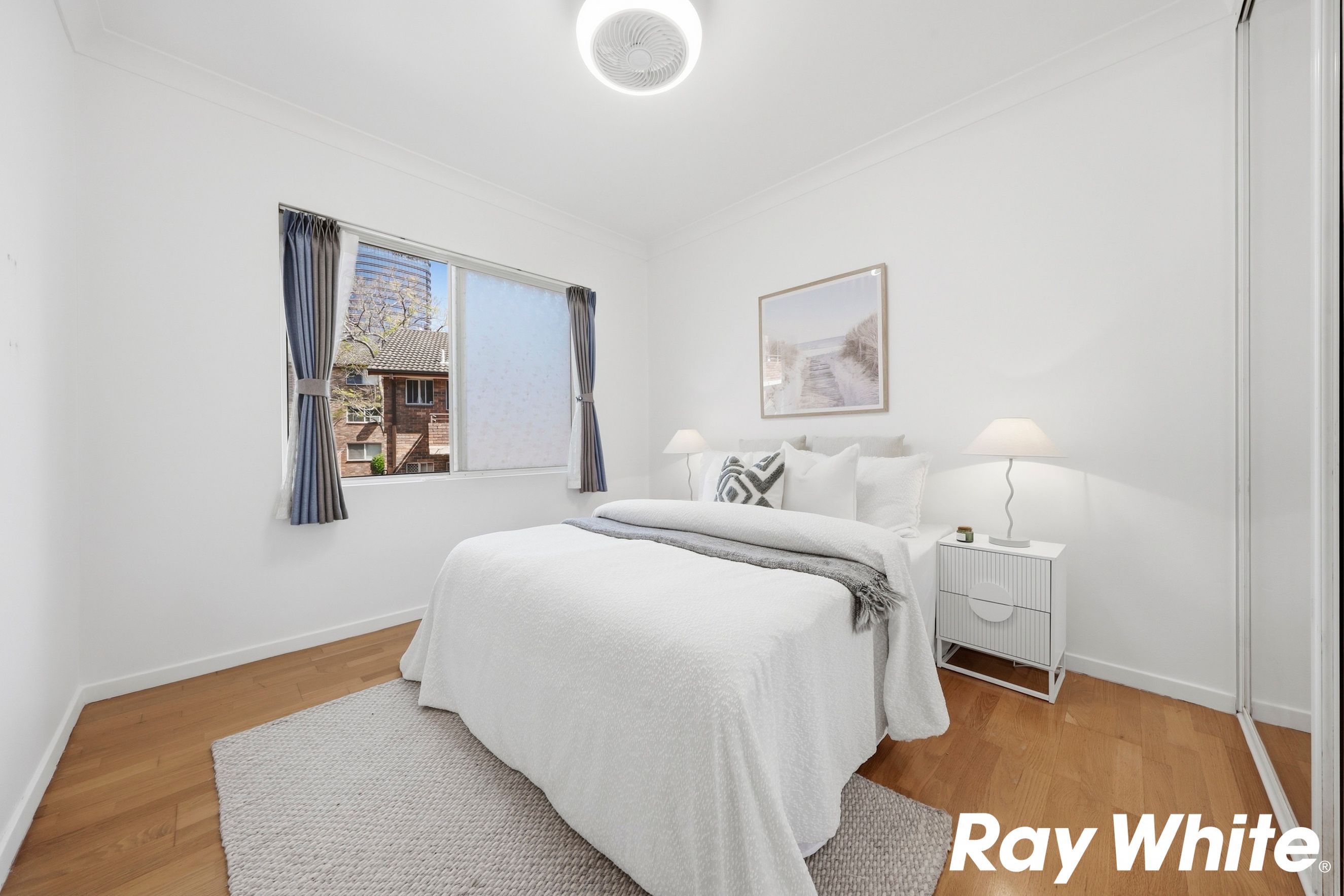8/13-15 Elizabeth Street — photo 13 of 16