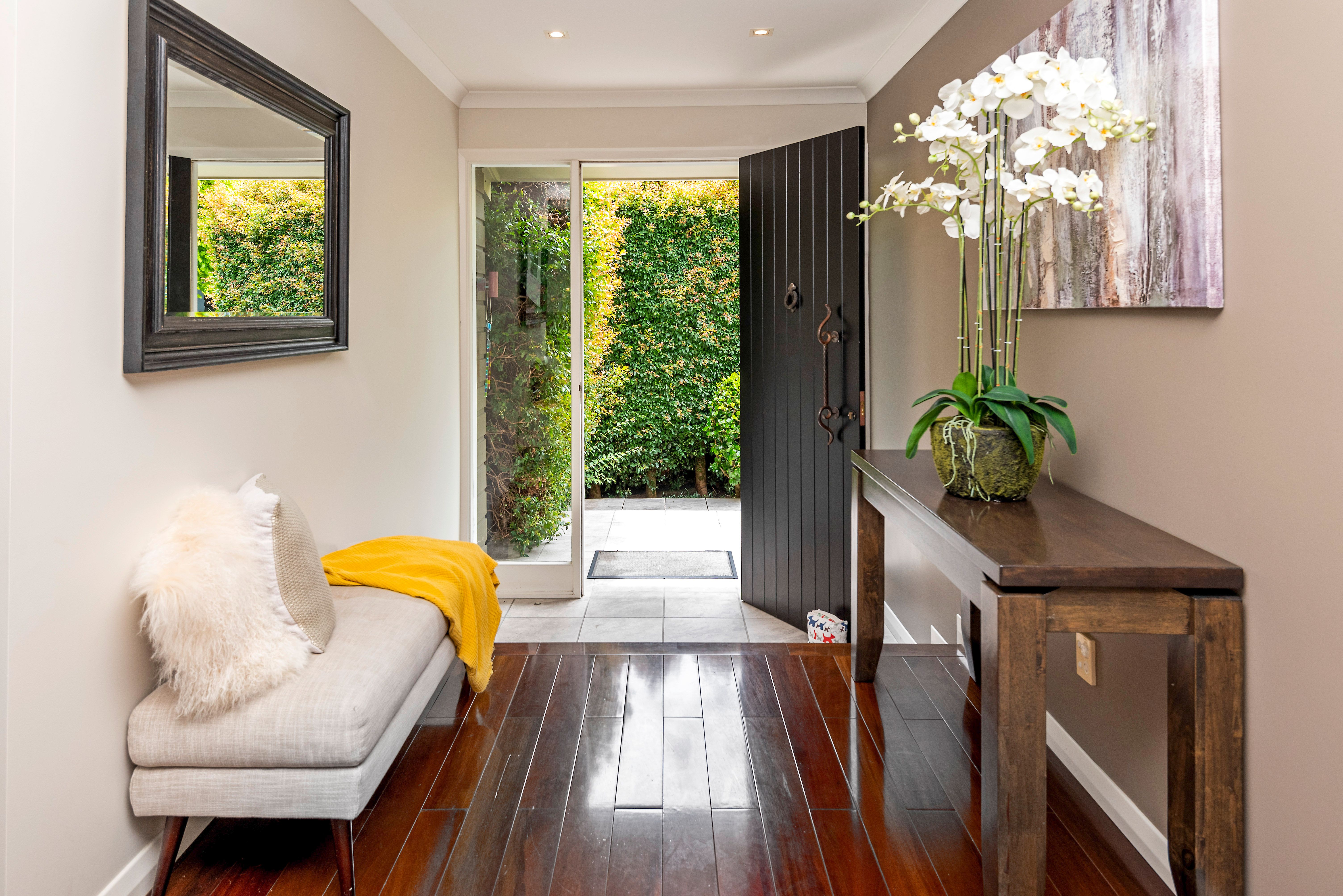 104 Mellons Bay Road, Mellons Bay, Manukau City 2014 Sold House Ray