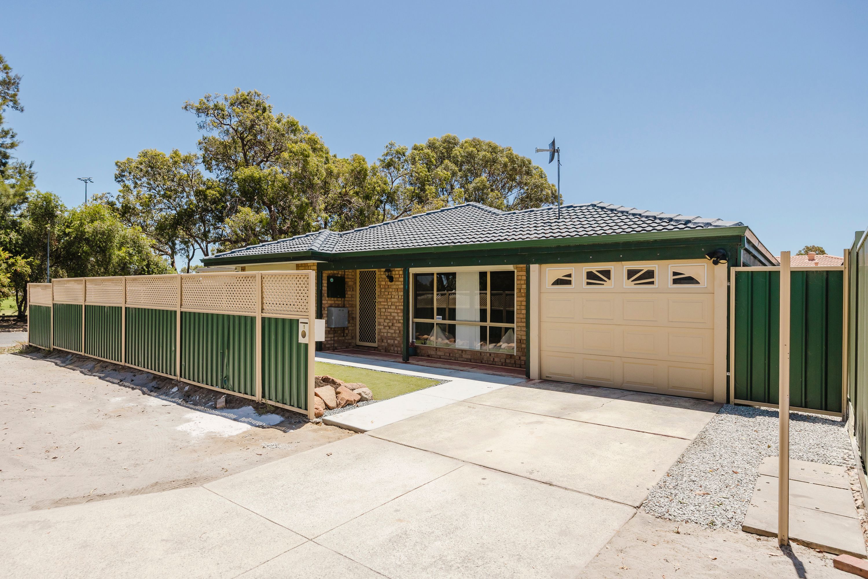 1 Peacock Green, Ballajura, WA 6066