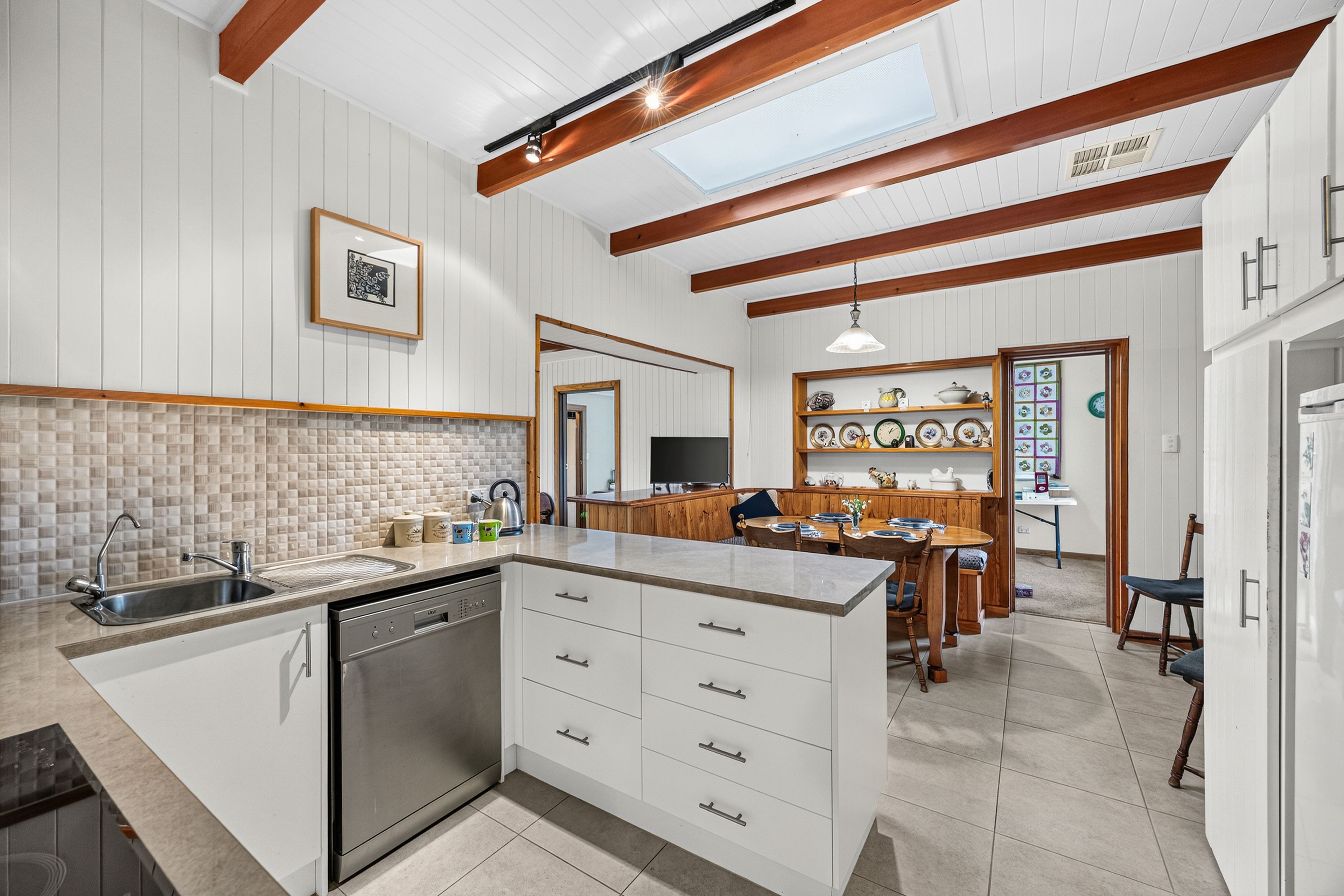 251 Lyons Road — photo 3 of 17