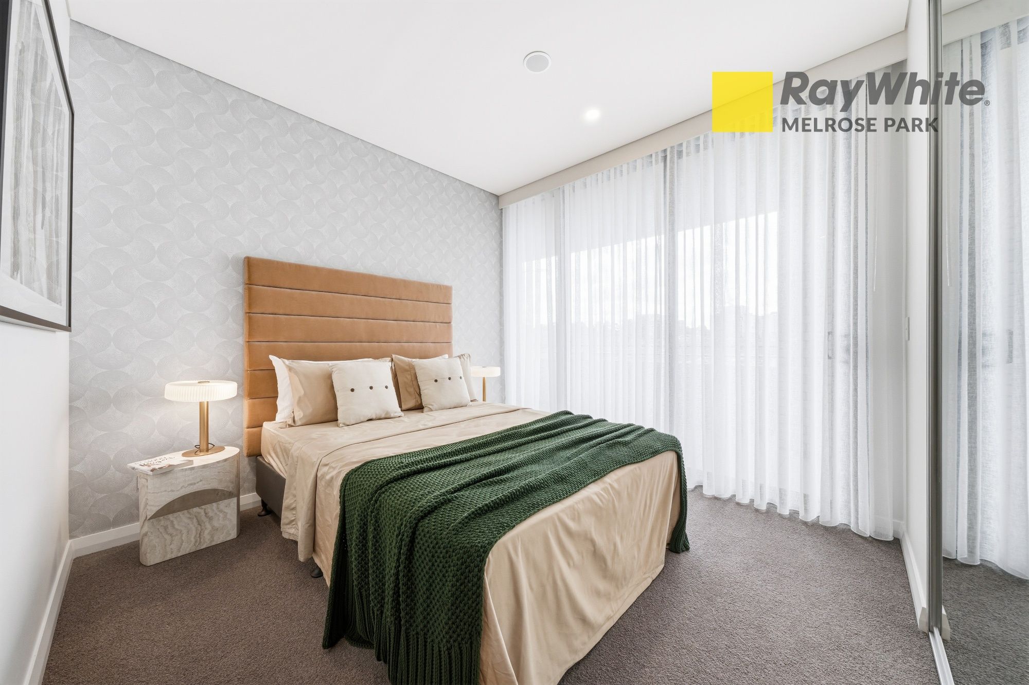 Brand NEW| Melrose Central| Luxury Living| Unbeatable Connectivity — photo 6 of 13