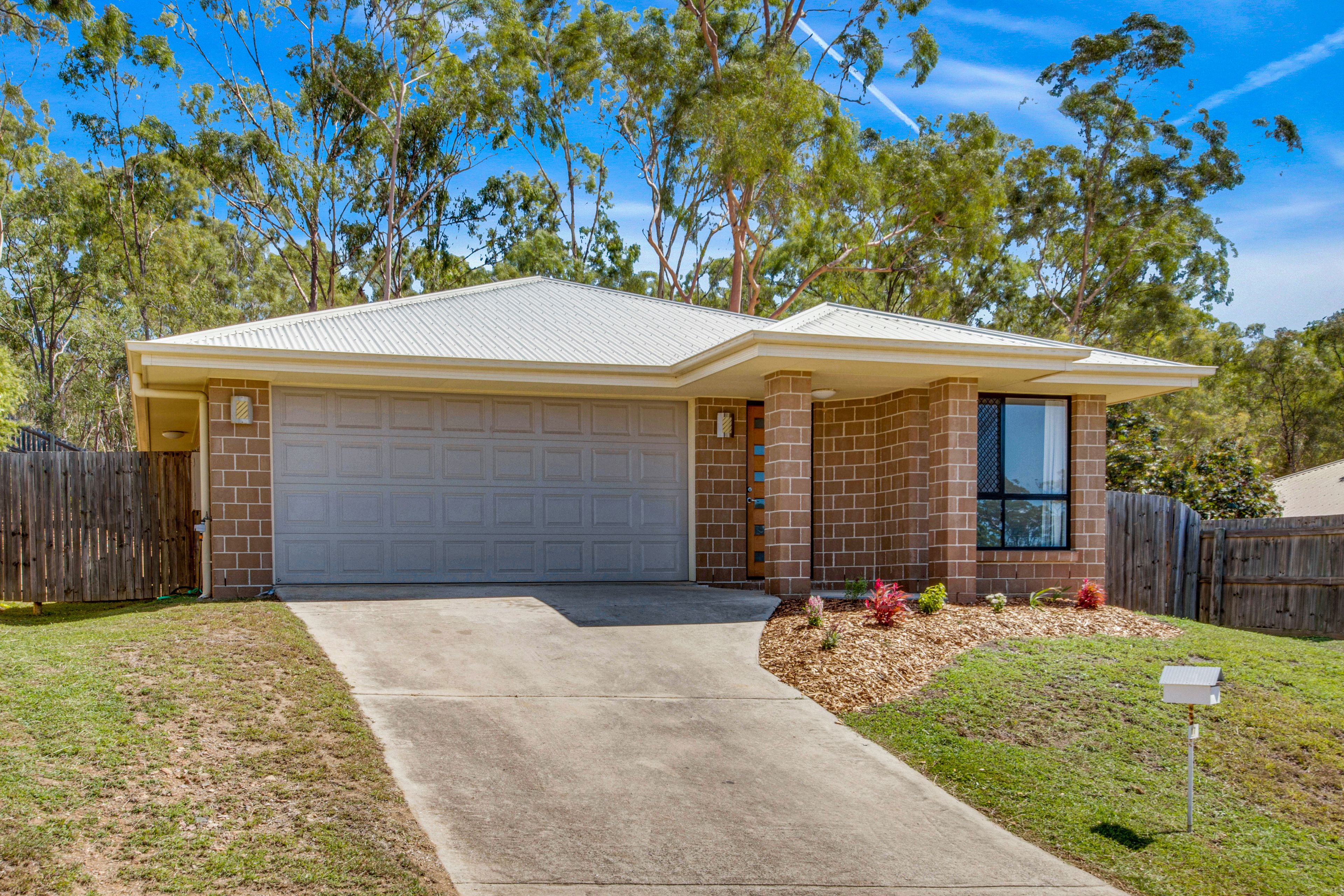 17 Deveney Drive, Kirkwood QLD 4680