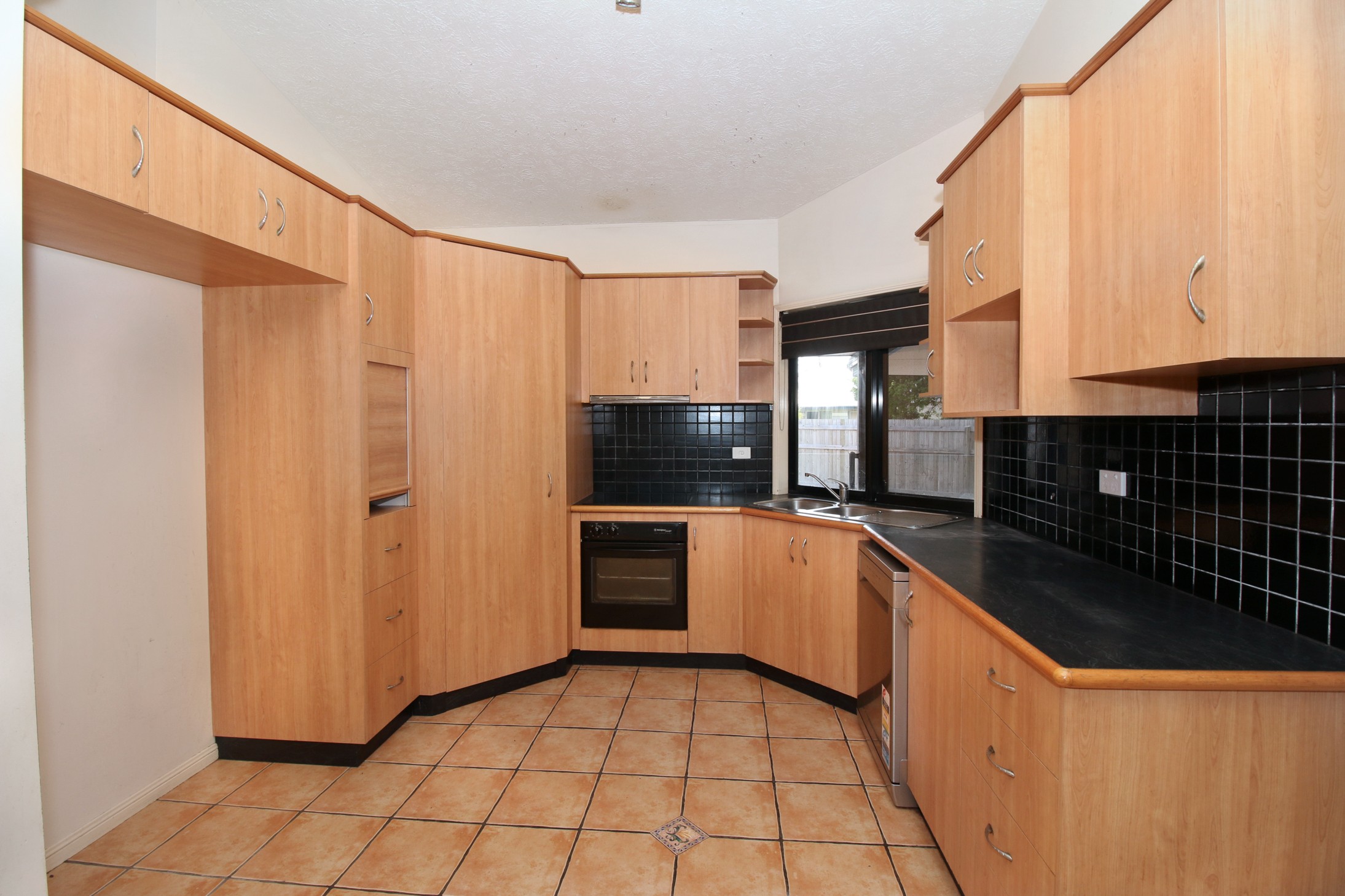 6 Mirada Court, Kirwan, QLD 4817