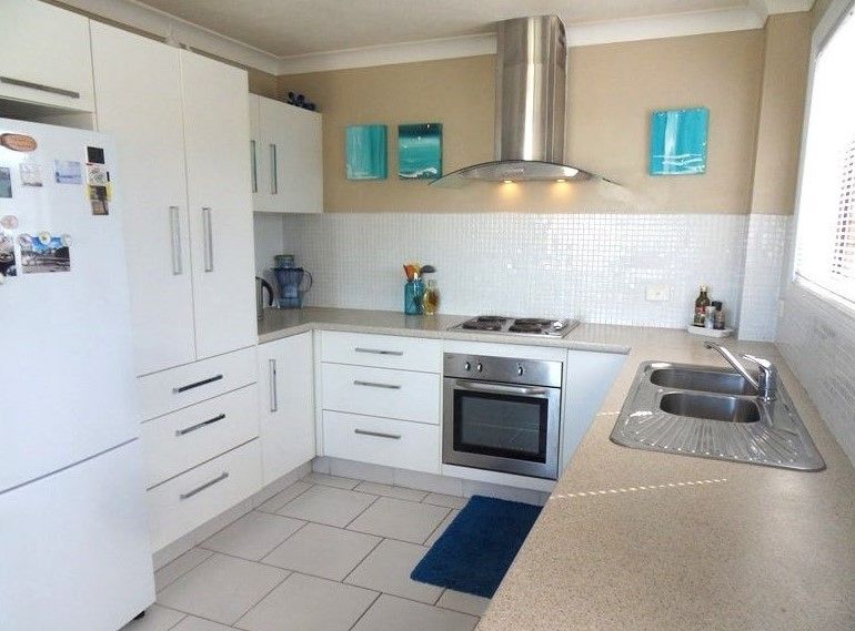 2/19 Sunbrite Avenue, Mermaid Beach QLD 4218