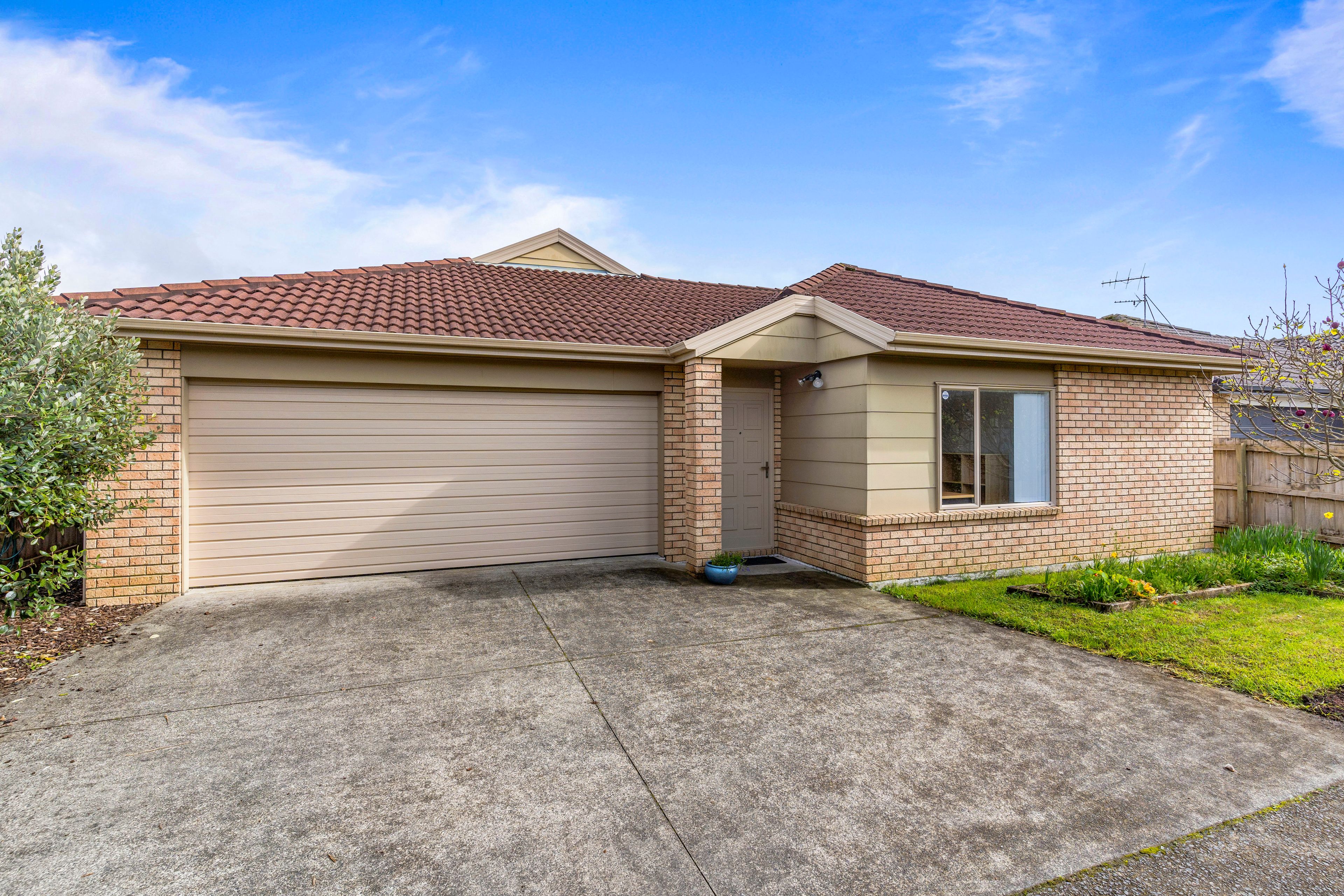 17 Woodbank Drive, Glen Eden, Waitakere City