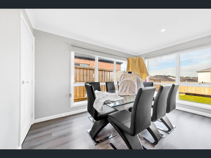 5 Fernlea Street — photo 4 of 9