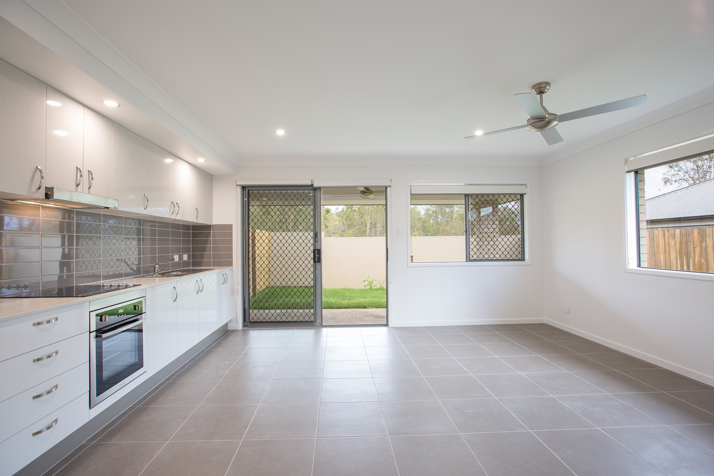 2/3 Limmen Crescent, South Ripley, QLD 4306