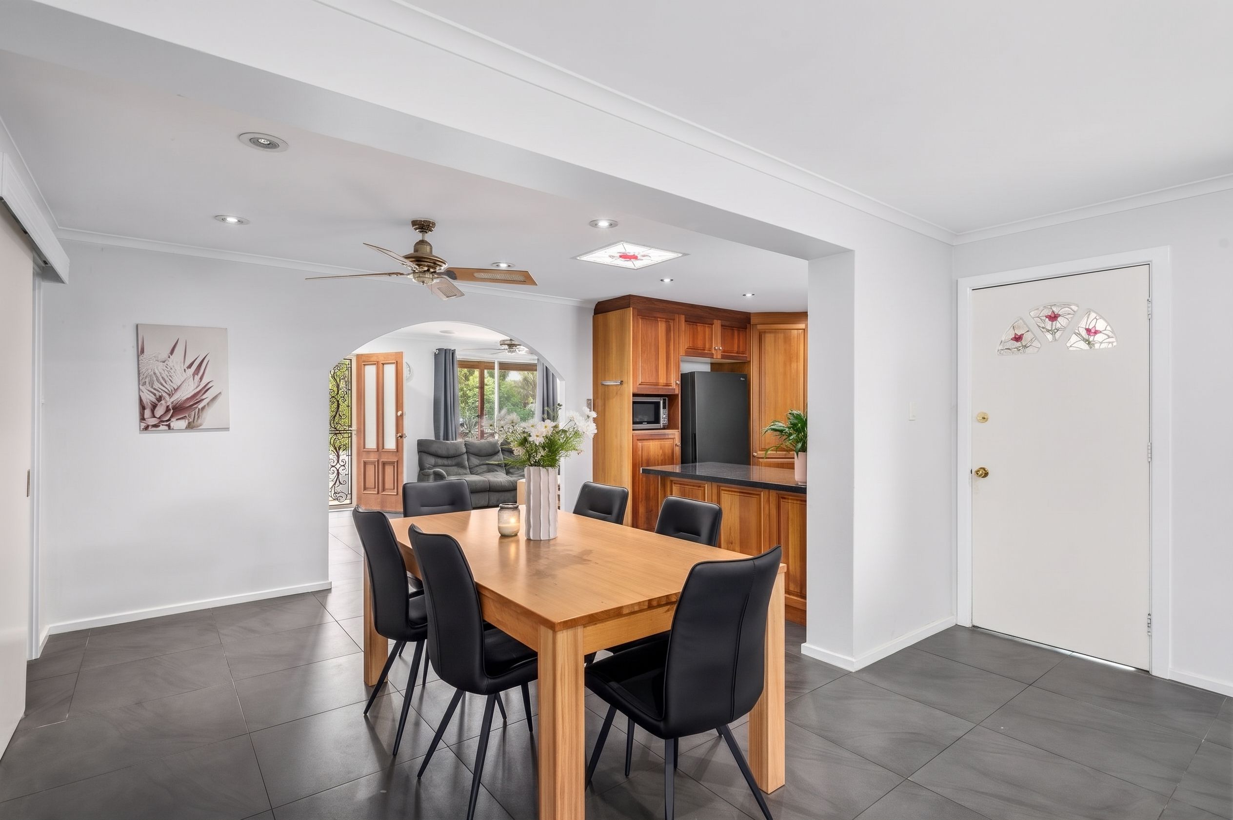 98 Elizabeth Road — photo 6 of 13