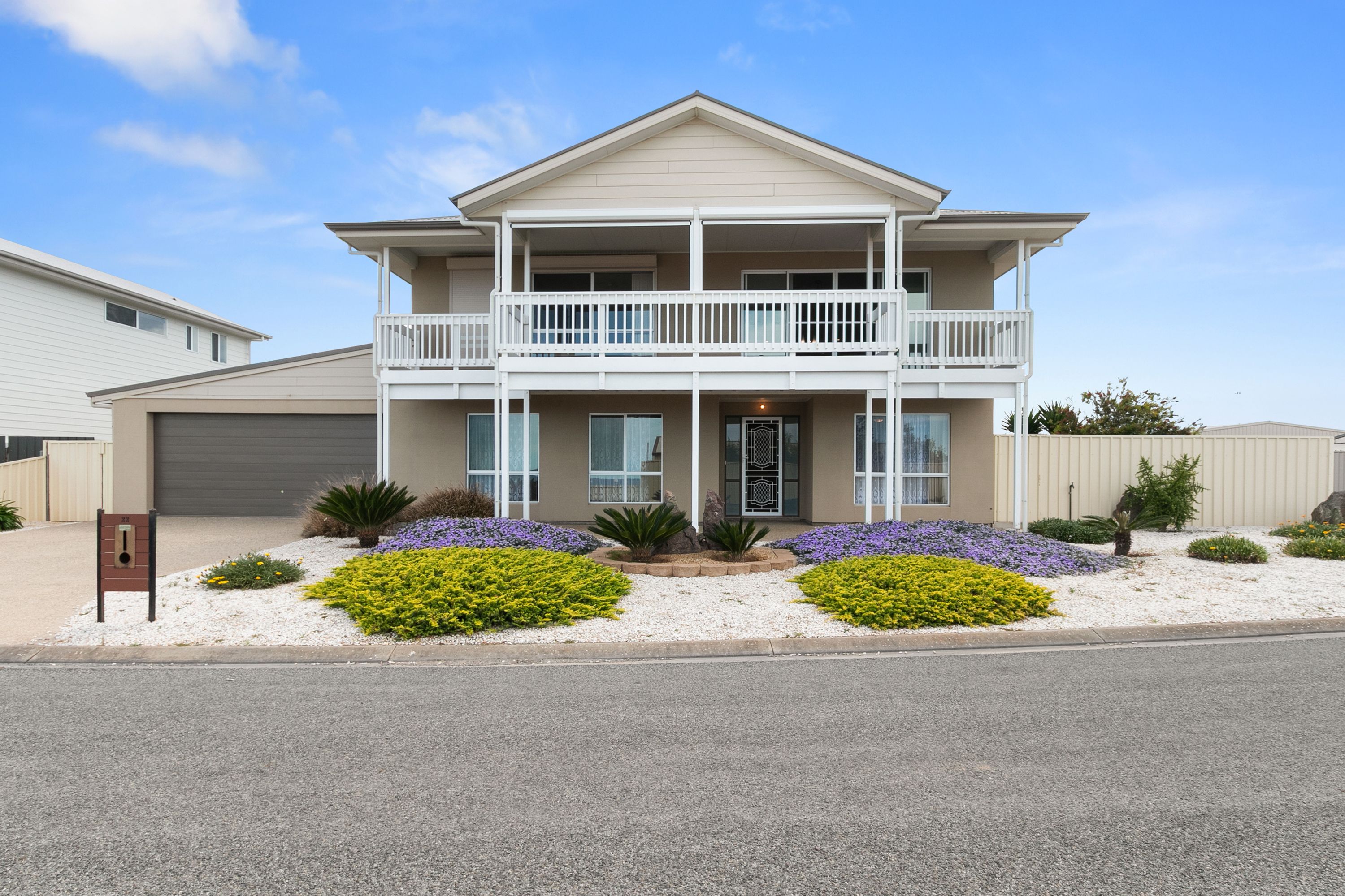 22 Rose Avenue — photo 4 of 30