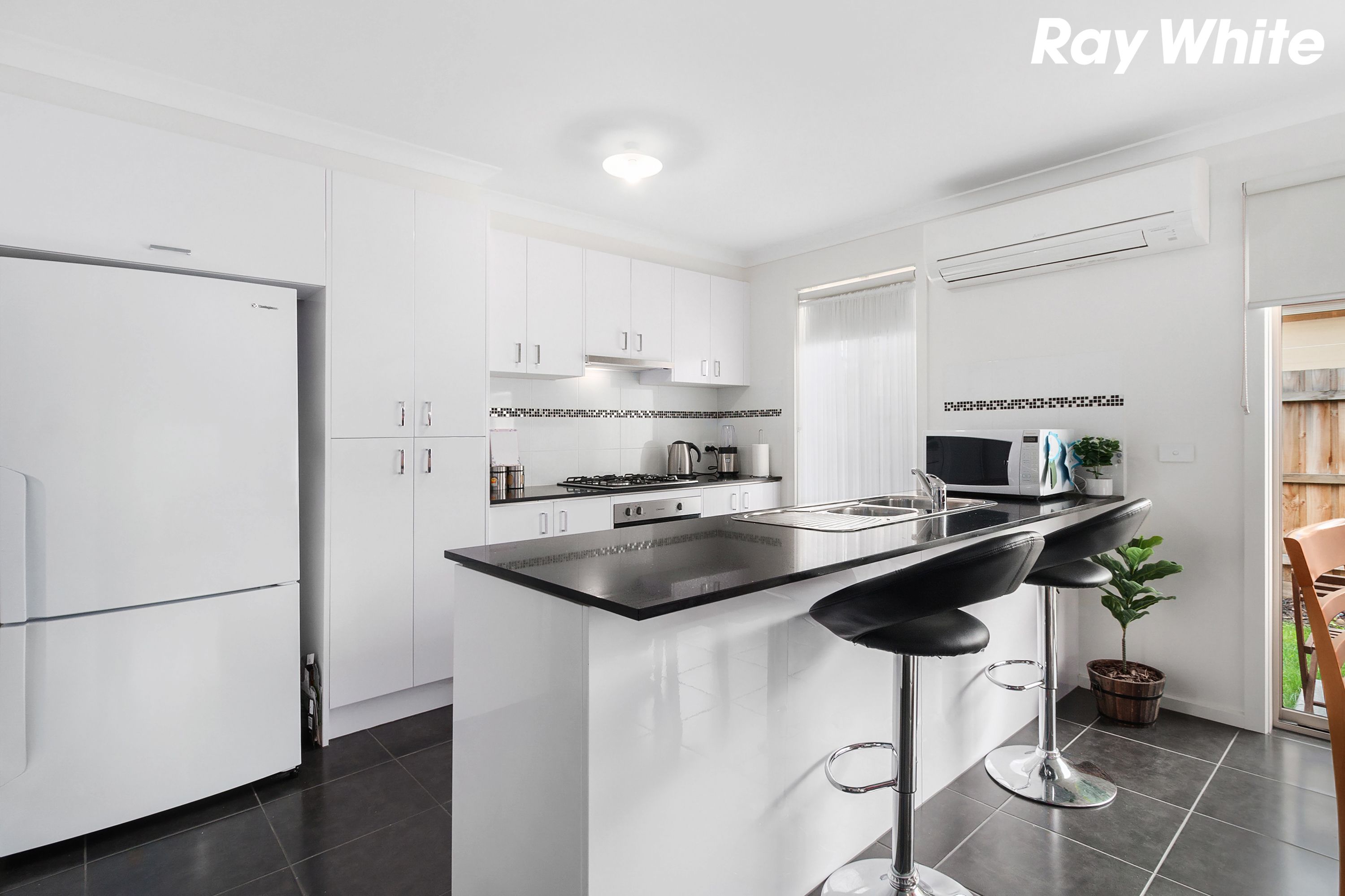 3 Trinidad Walk, Pakenham, VIC 3810