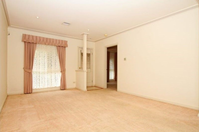 1 Cedarwood Court, Mill Park, VIC 3082