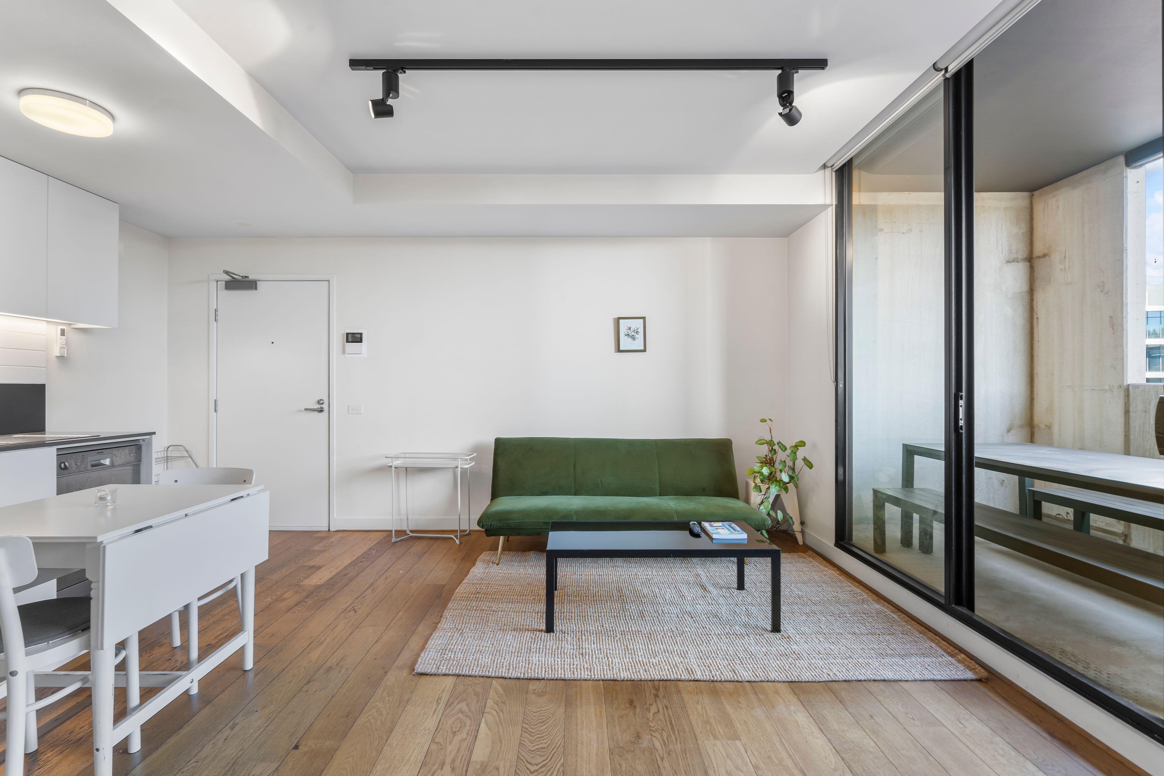 B601/10-16 Trenerry Cres, — photo 5 of 11