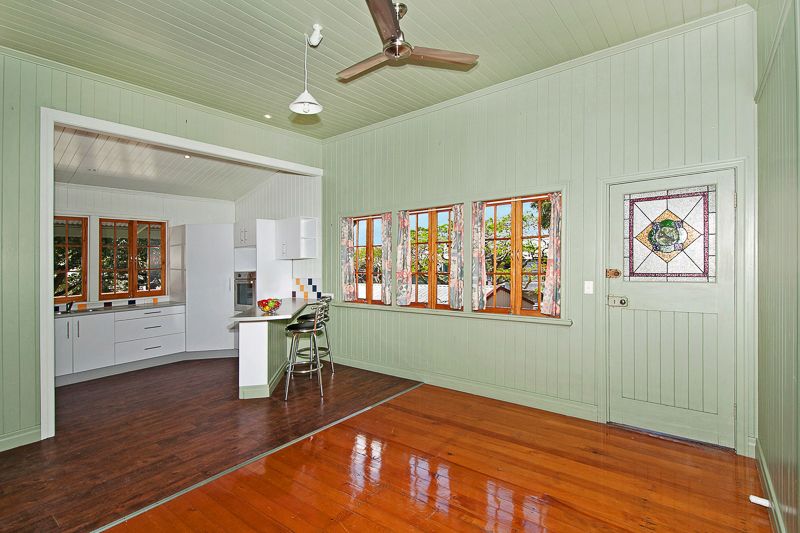 142 Englefield Road, Oxley, QLD 4075
