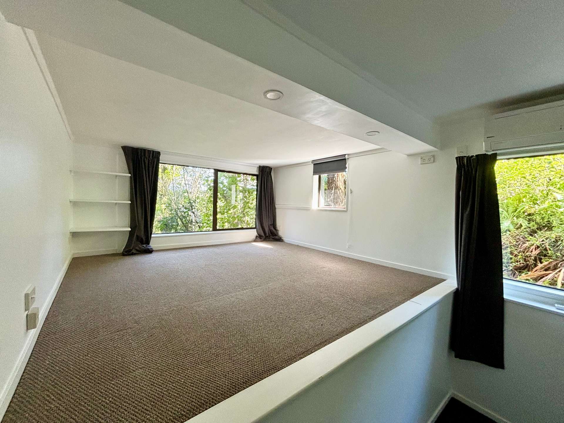 39B York Road photo 8
