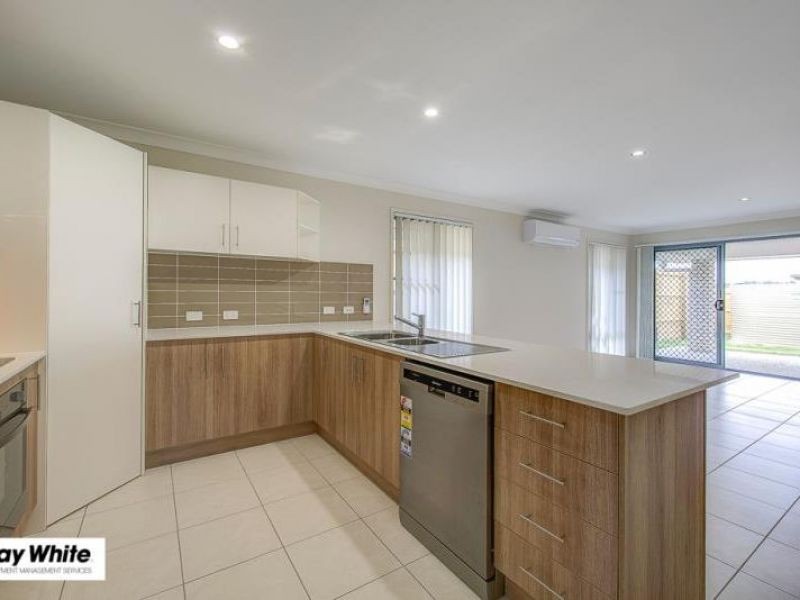 15 Rosella Street, Redbank Plains, QLD 4301