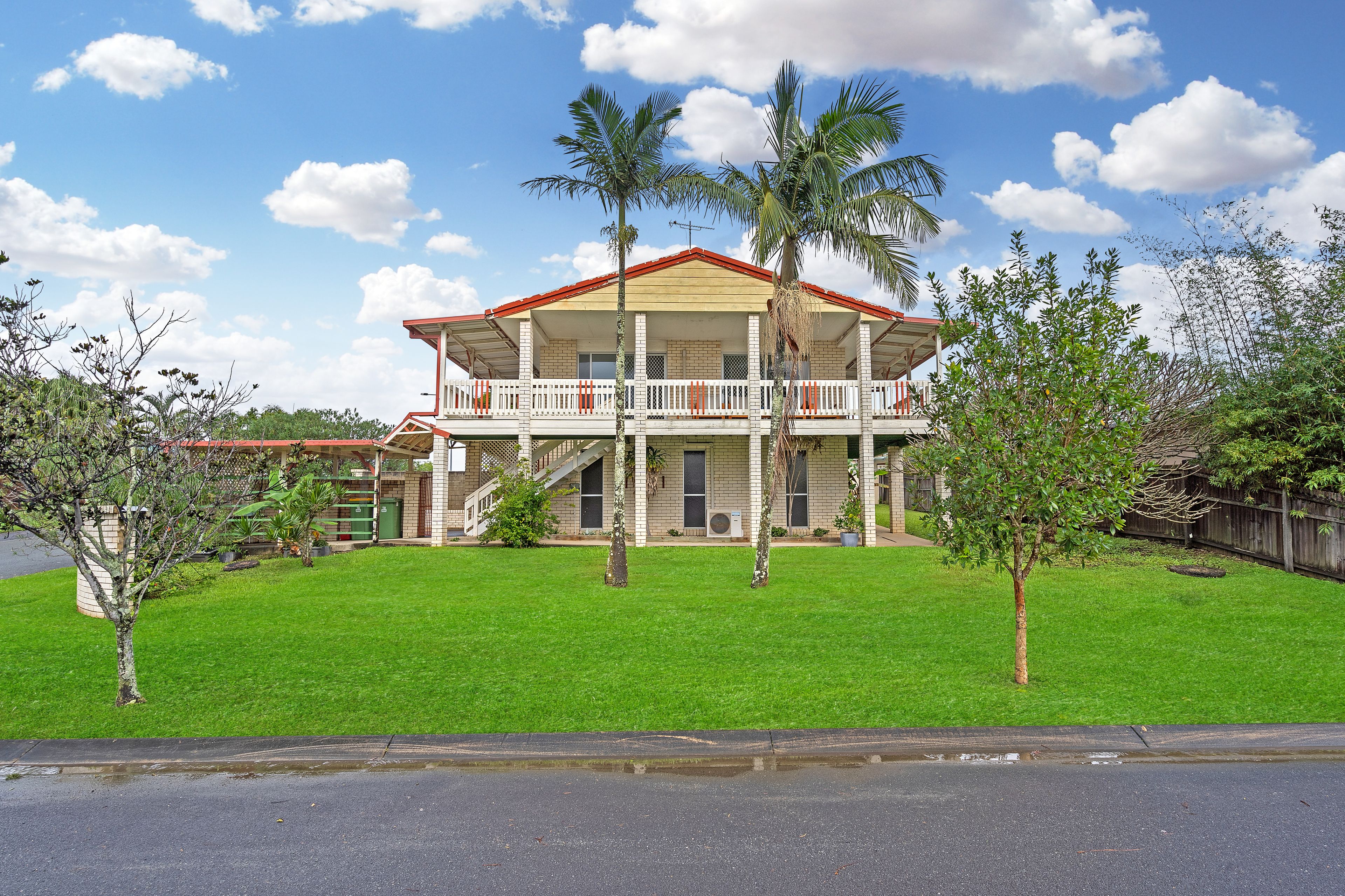 10 Dunkeith Avenue, Benowa Waters, QLD 4217