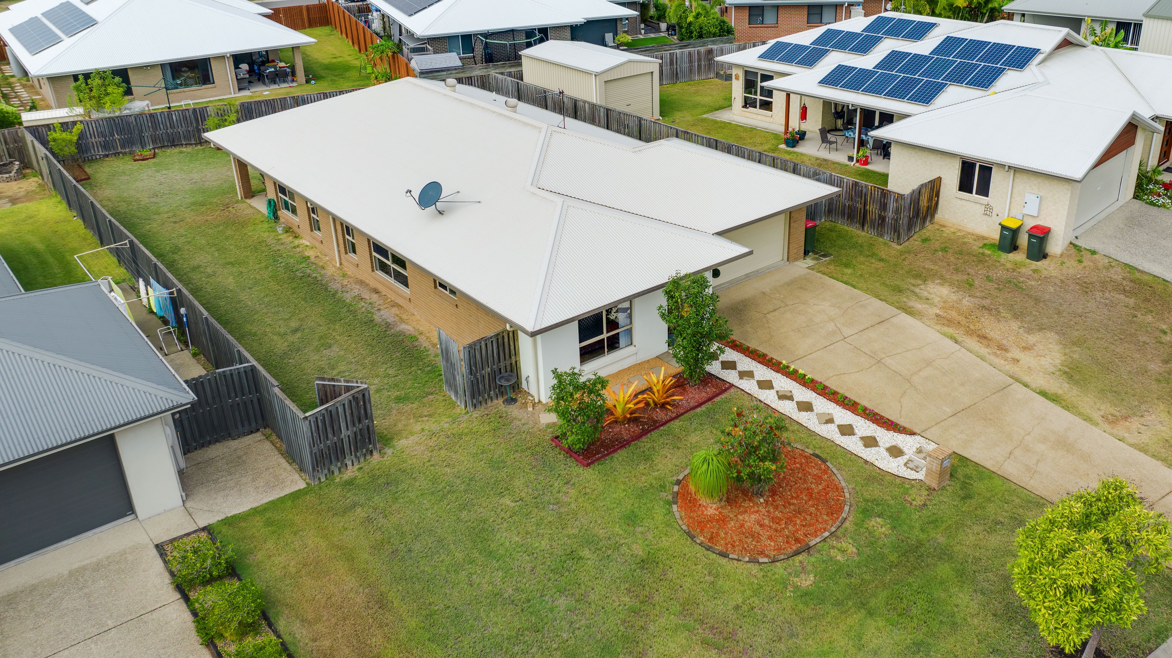 33 Parkway Crescent, Kirkwood, QLD 4680