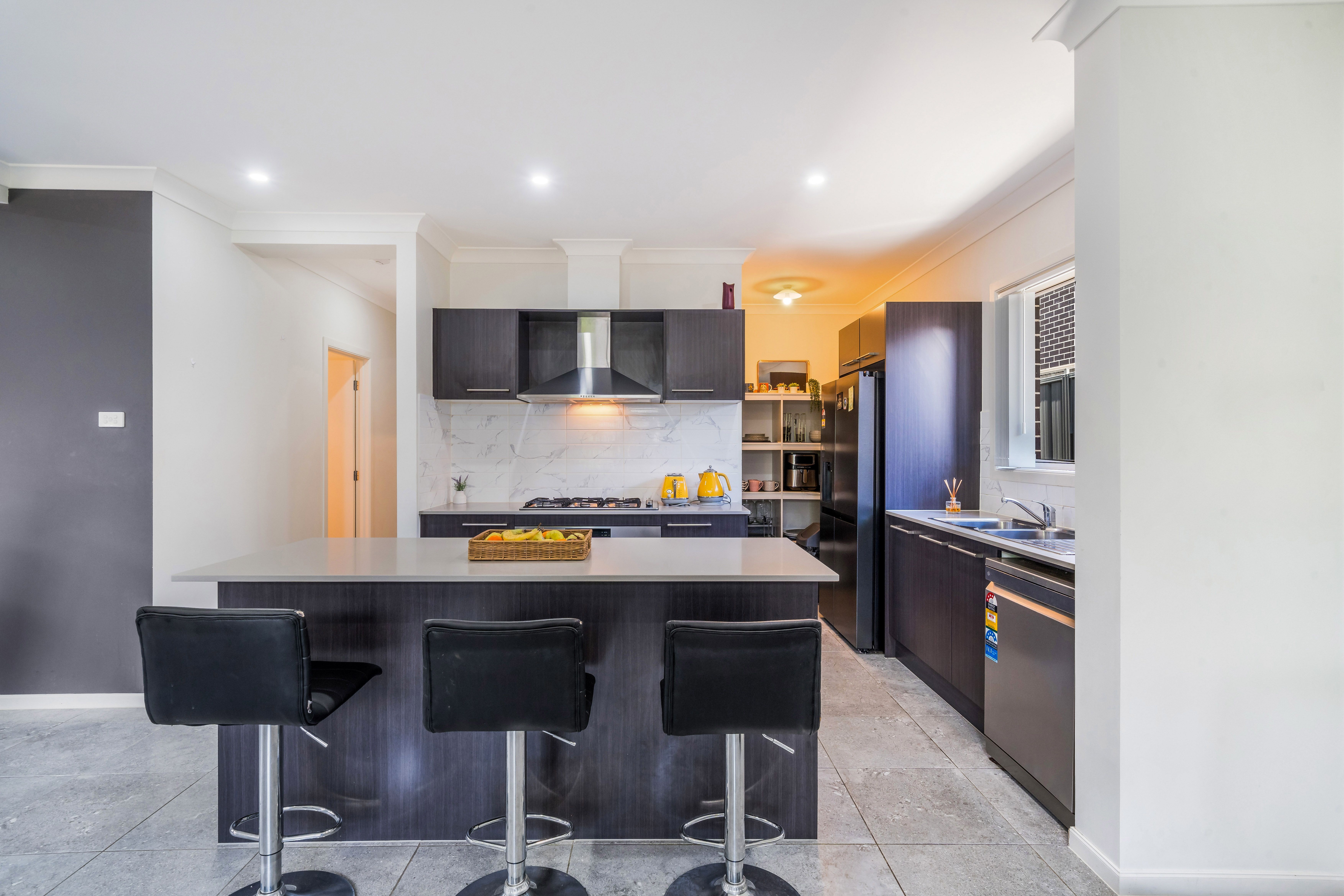 28 Gurner Avenue — photo 3 of 19