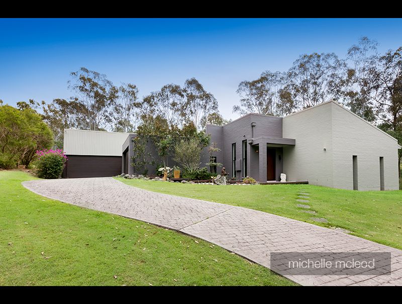 121 Bainbridge Drive, Pullenvale QLD 4069