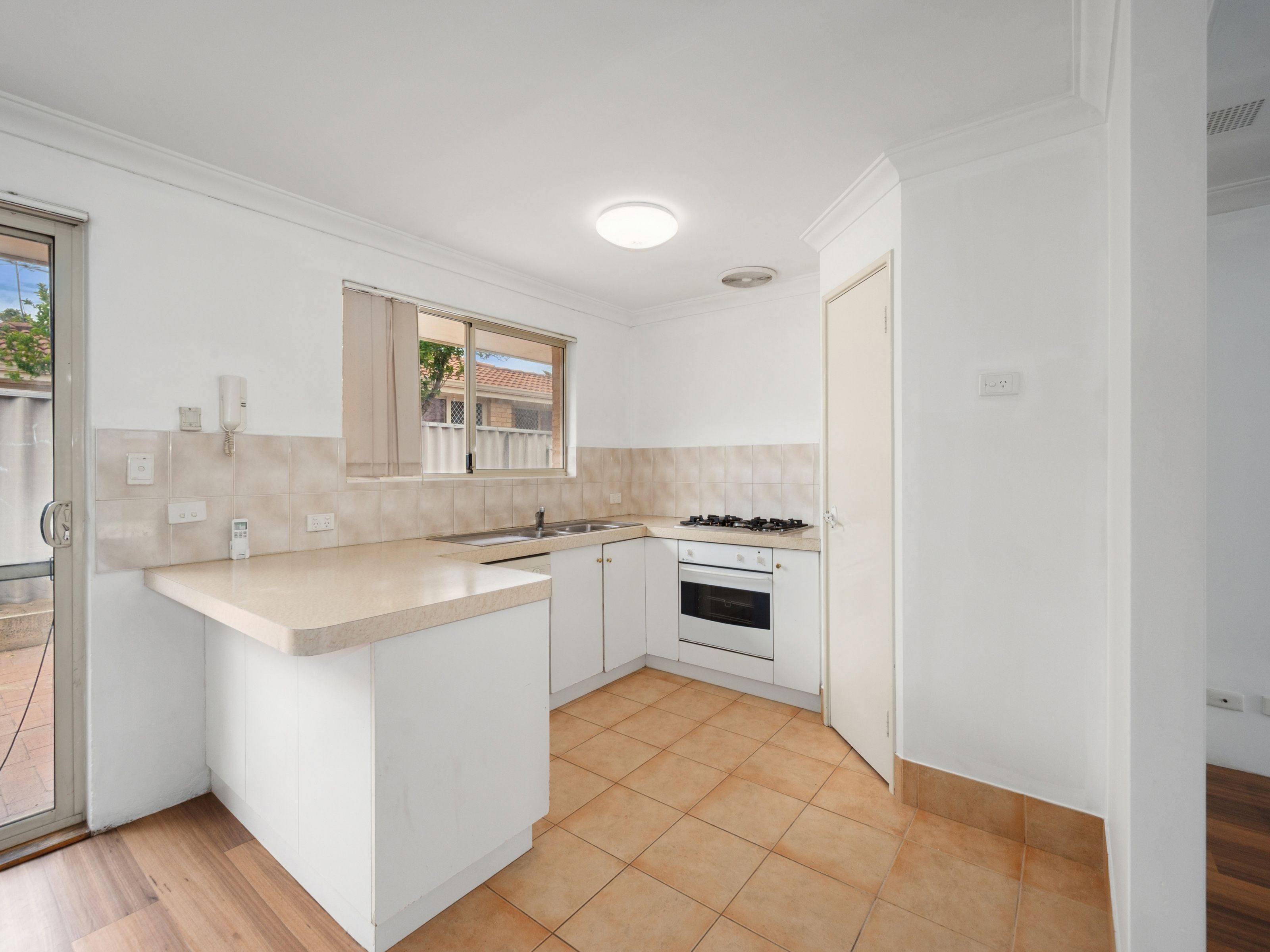 14/99 George Way, Cannington, WA 6107