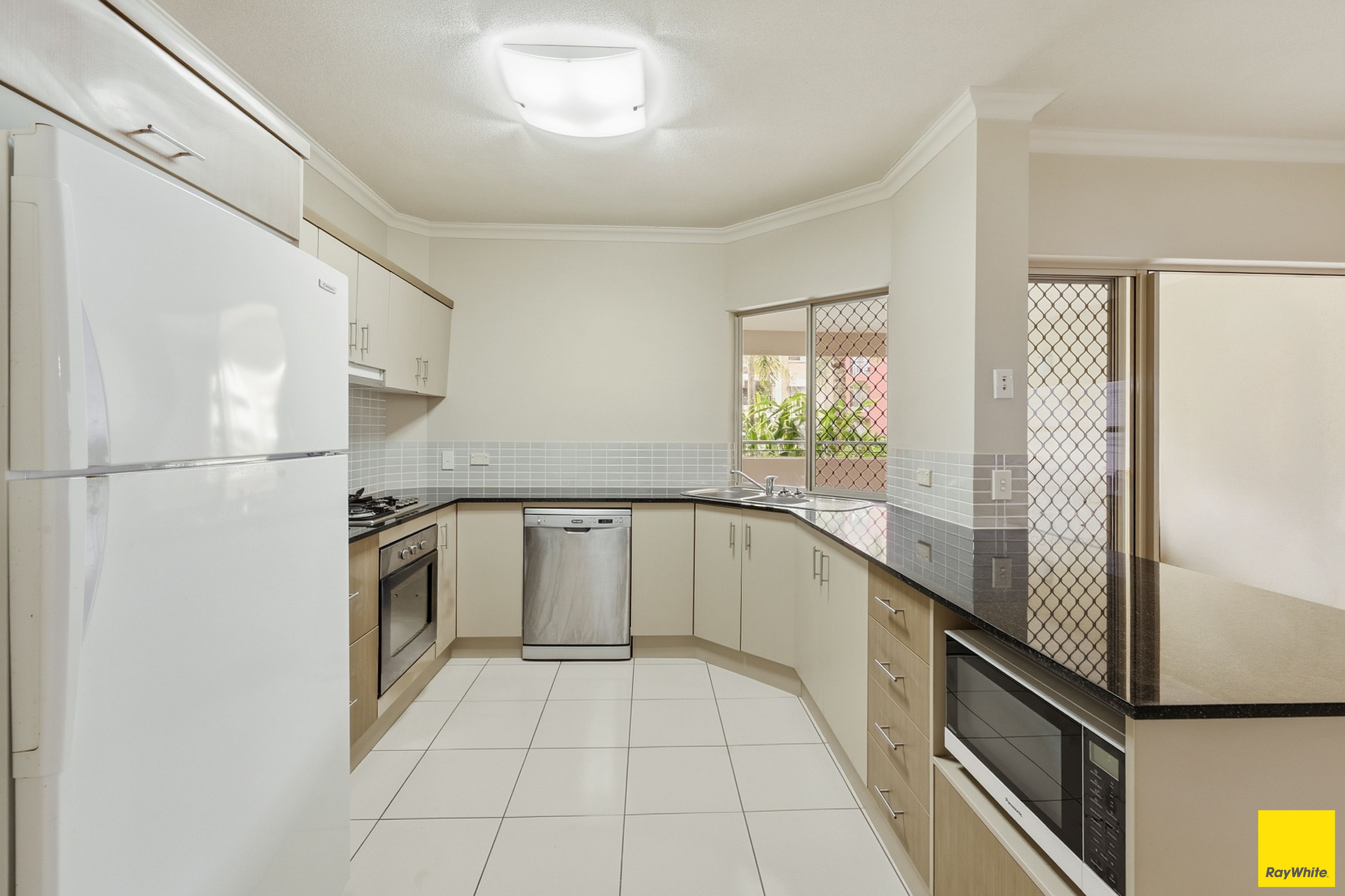 303/12-21 Gregory Street — photo 4 of 14