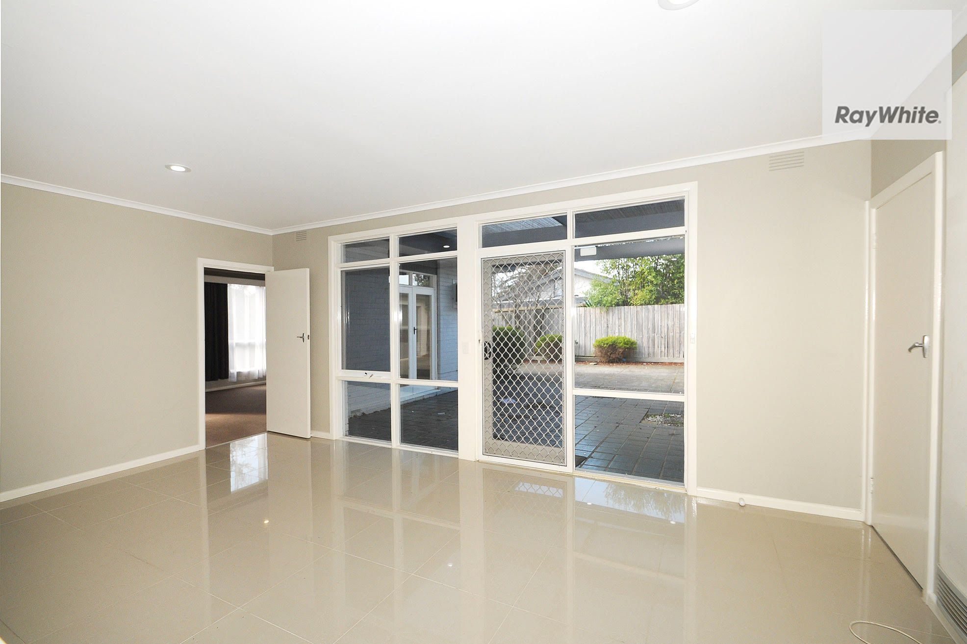 2 Connal Drive, Frankston, VIC 3199