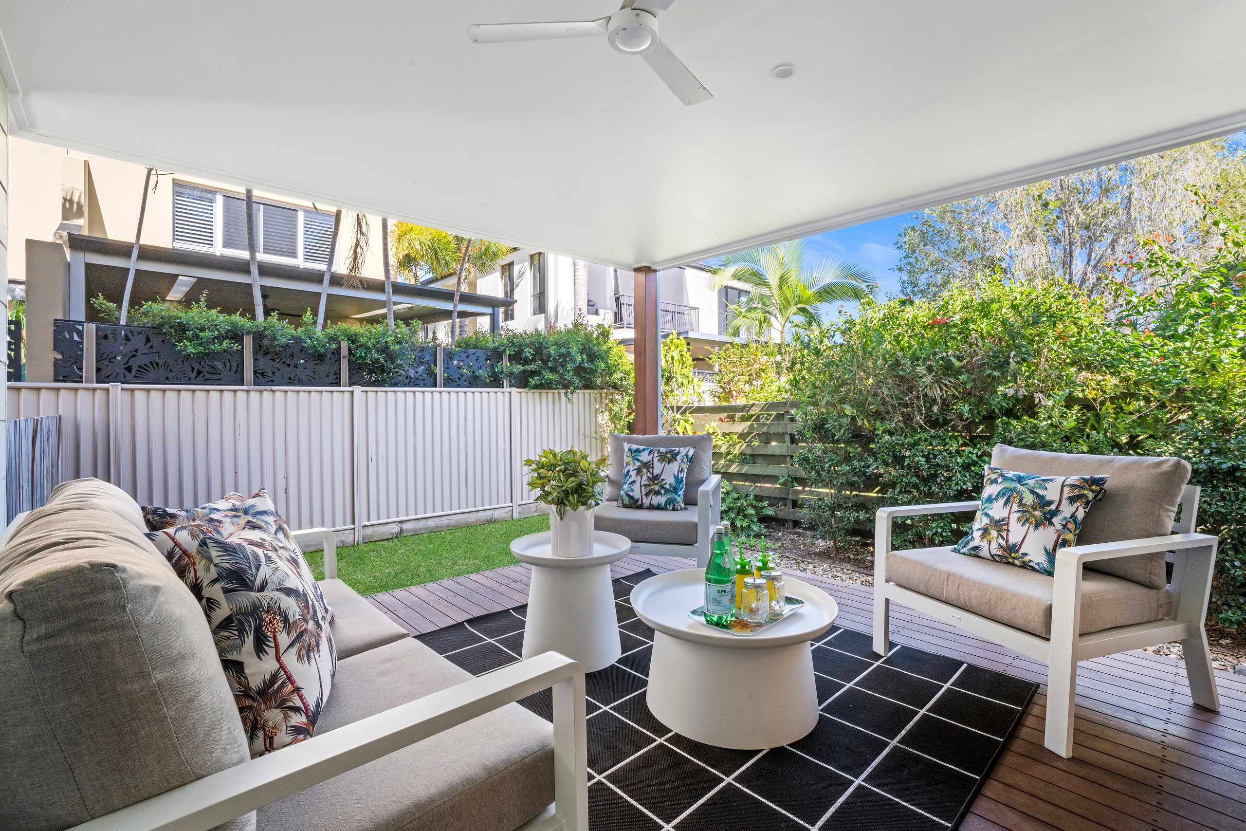 8 Mallard Avenue, Paradise Point, QLD 4216