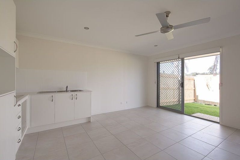 2/7 Kellie Court, Crestmead, QLD 4132