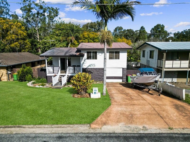 19 Knight Avenue, Silkstone, QLD 4304
