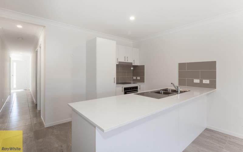 1/17 Pemswood Close, Deebing Heights, QLD 4306
