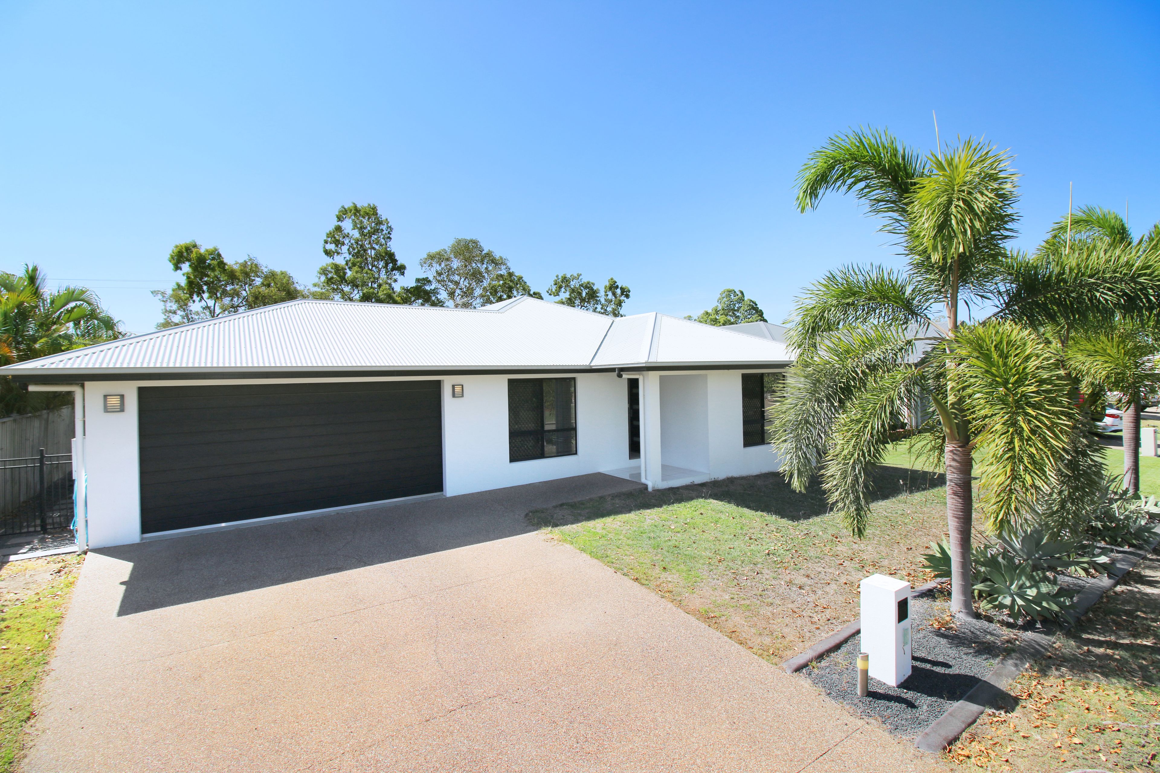9 Dugong Court, Bushland Beach, QLD 4818