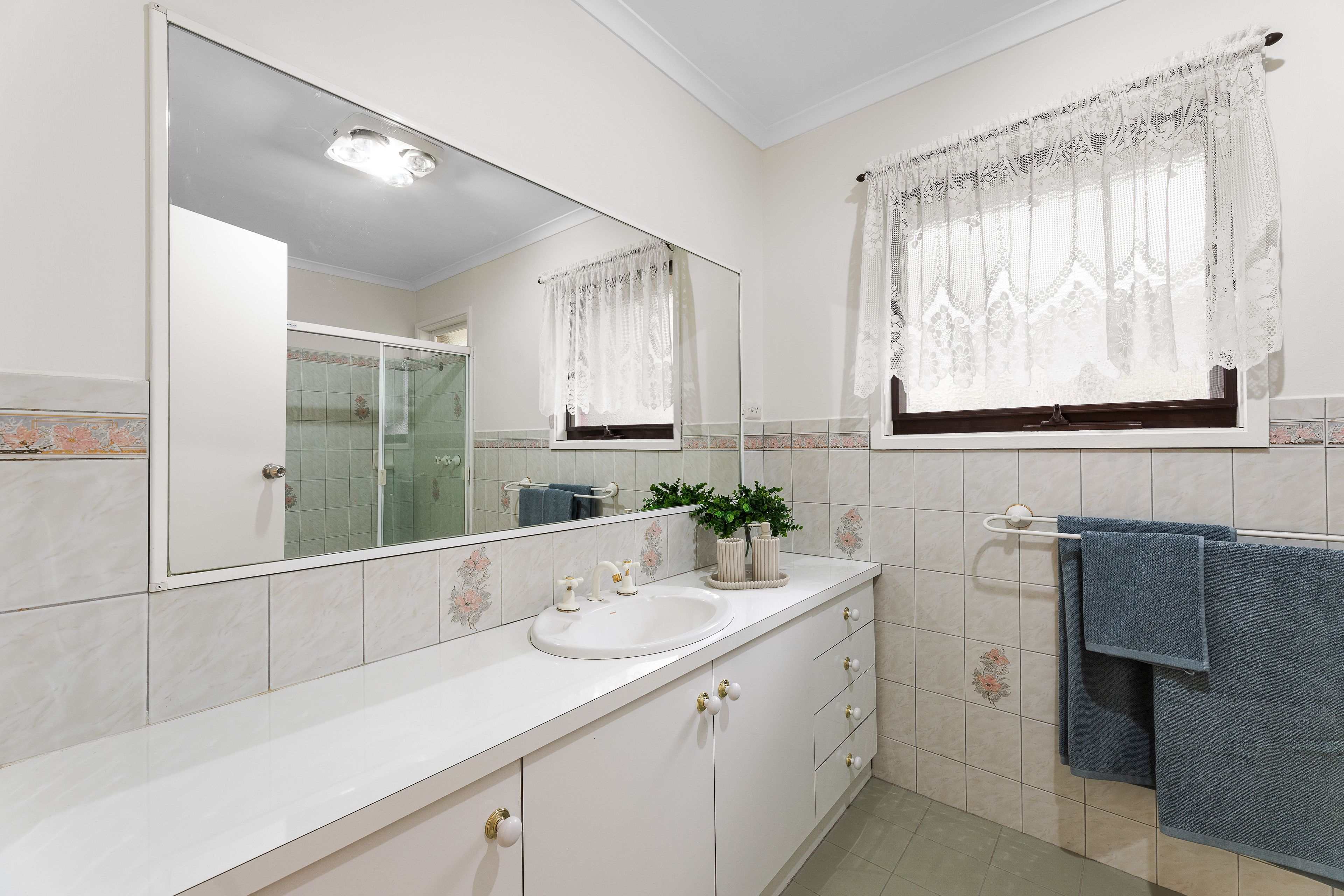 33 Roehampton Avenue — photo 12 of 14