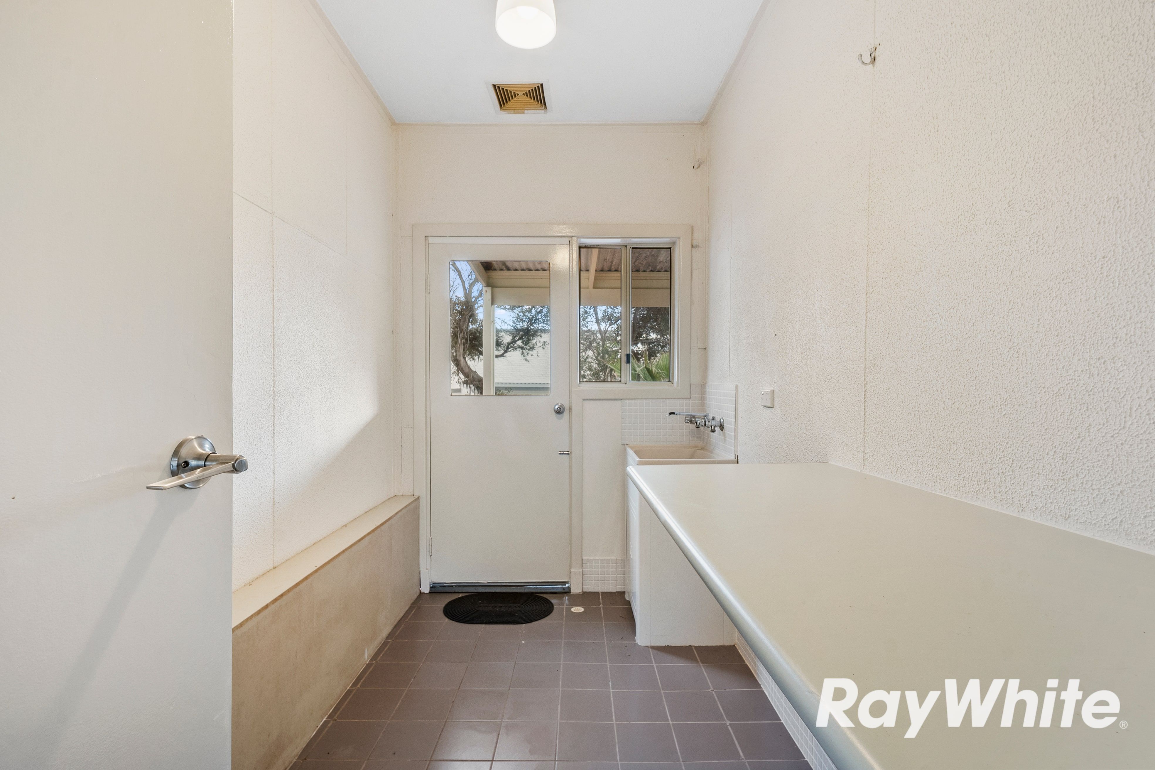 24 Valley Road — photo 16 of 25