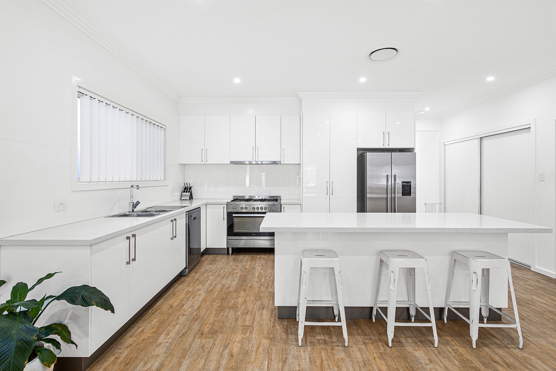 17 Elizabeth Circuit, Flinders, NSW 2529