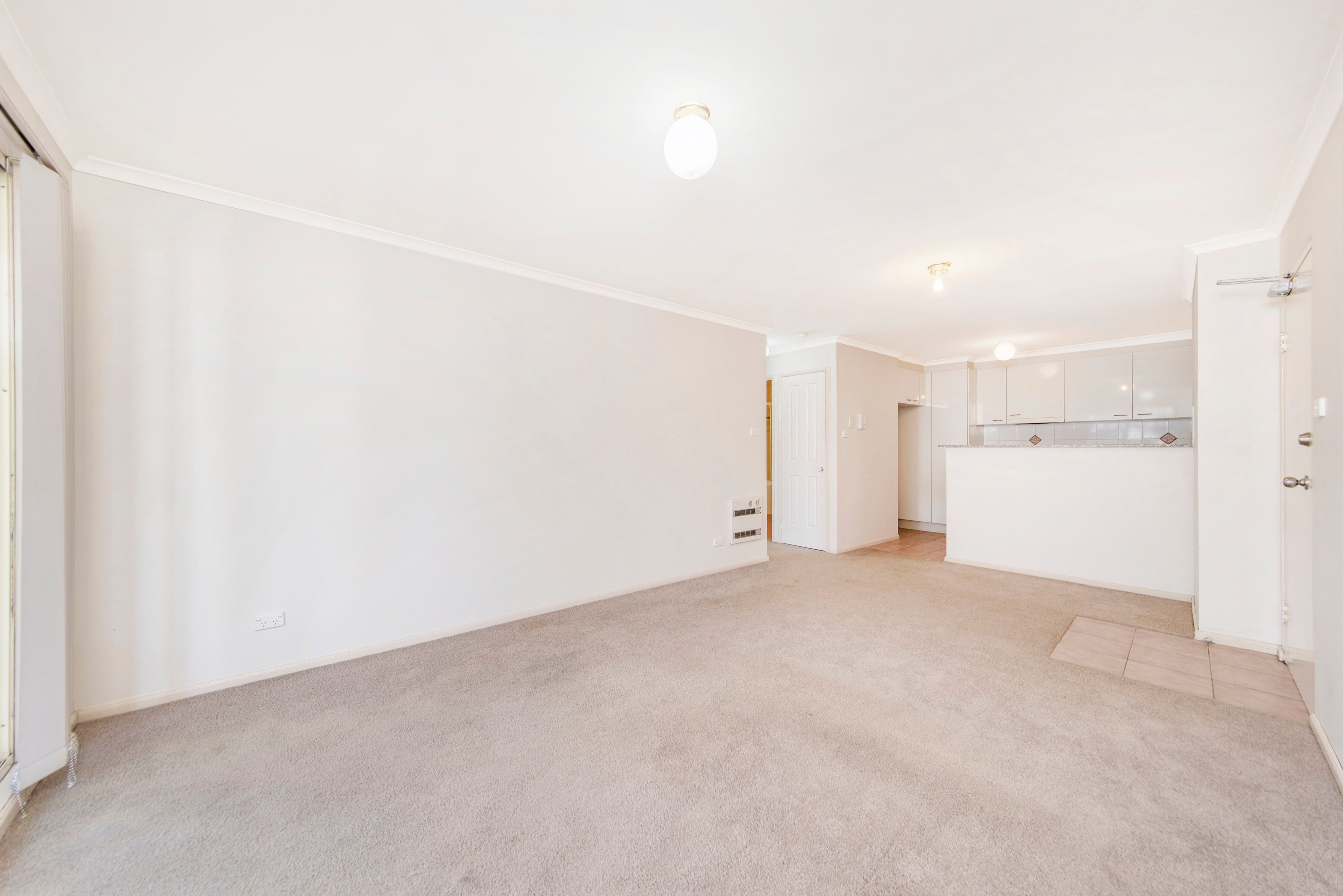 42/13 Chandler Street — photo 3 of 11