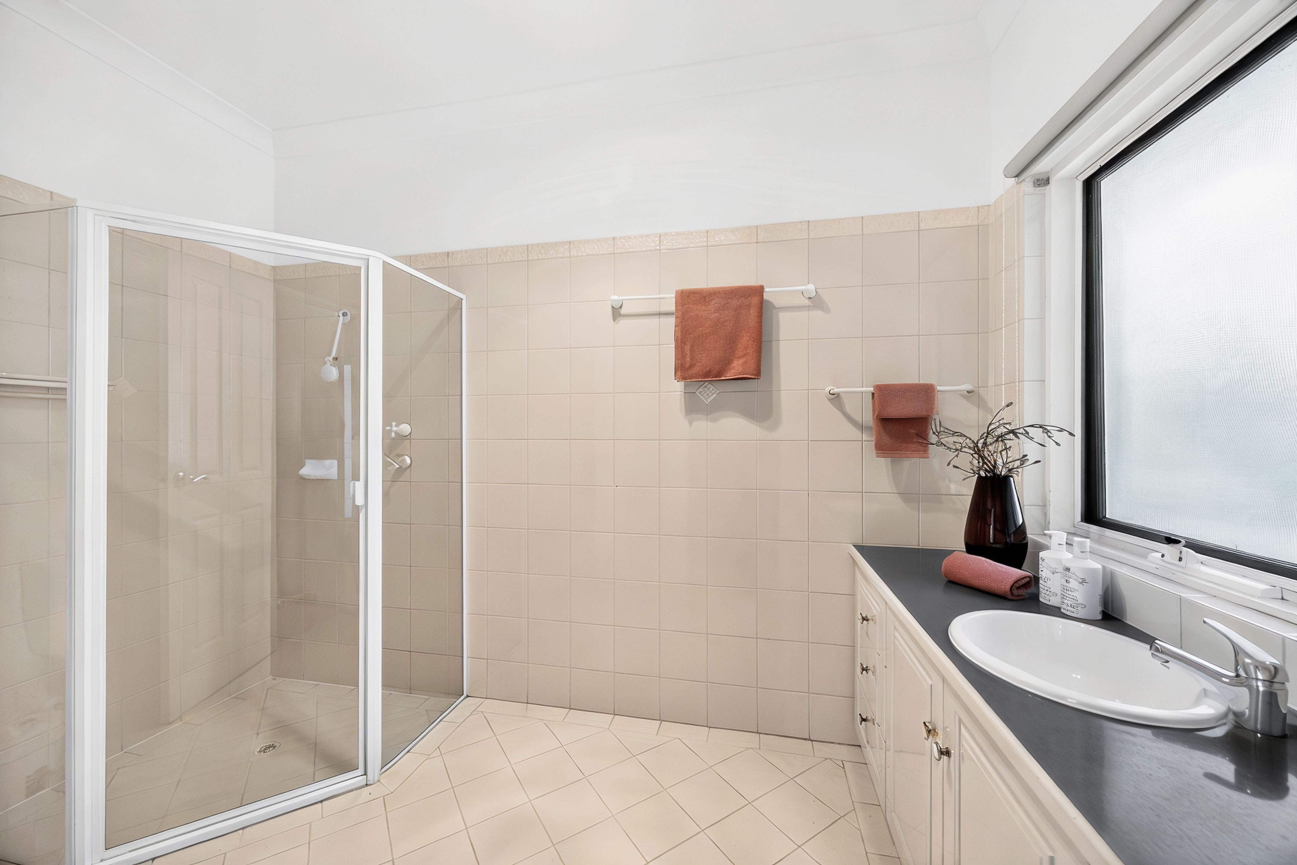 3/6 Rothesay Avenue — photo 12 of 17