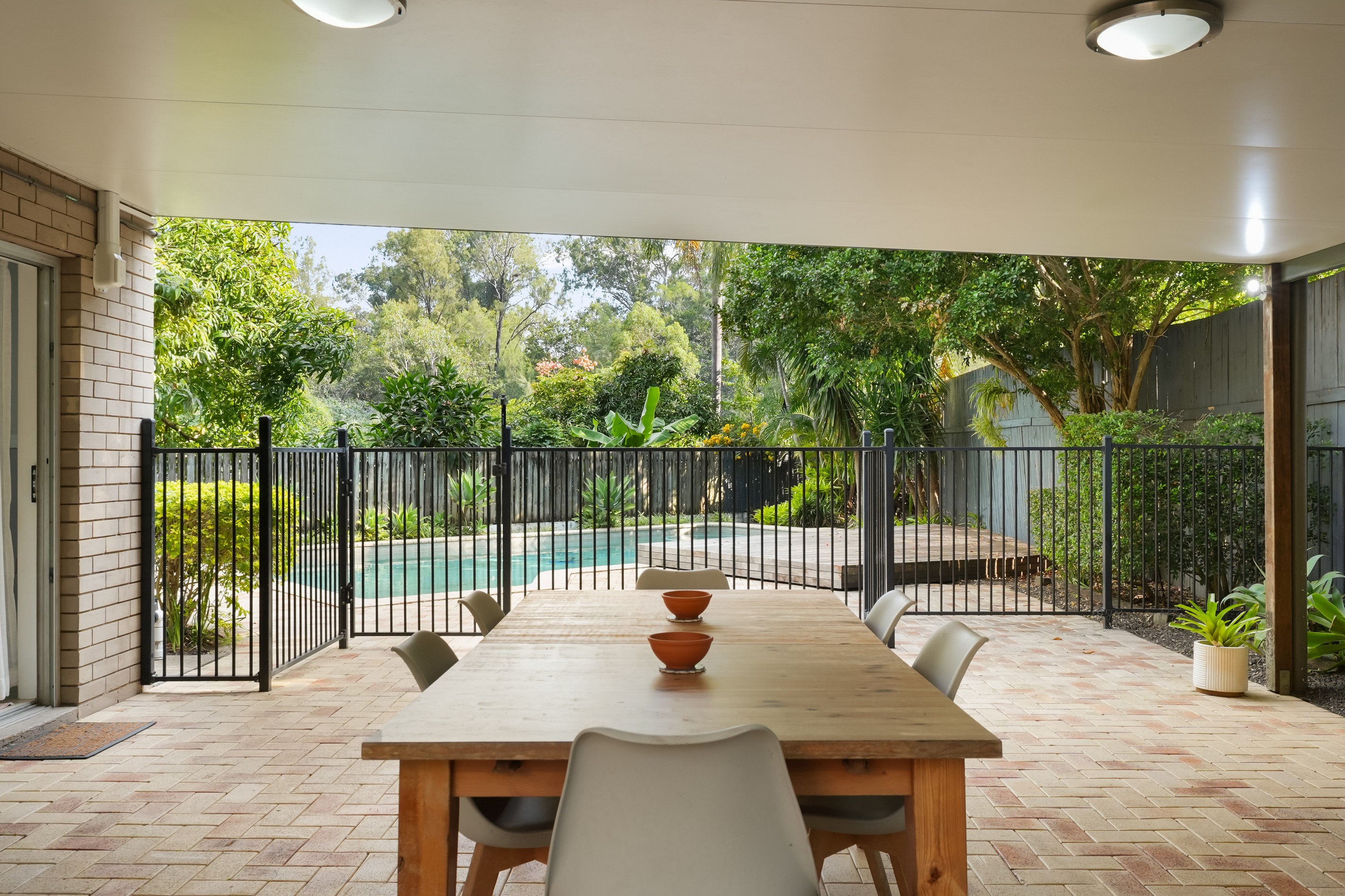 68 Dumbarton Drive, Kenmore, QLD 4069