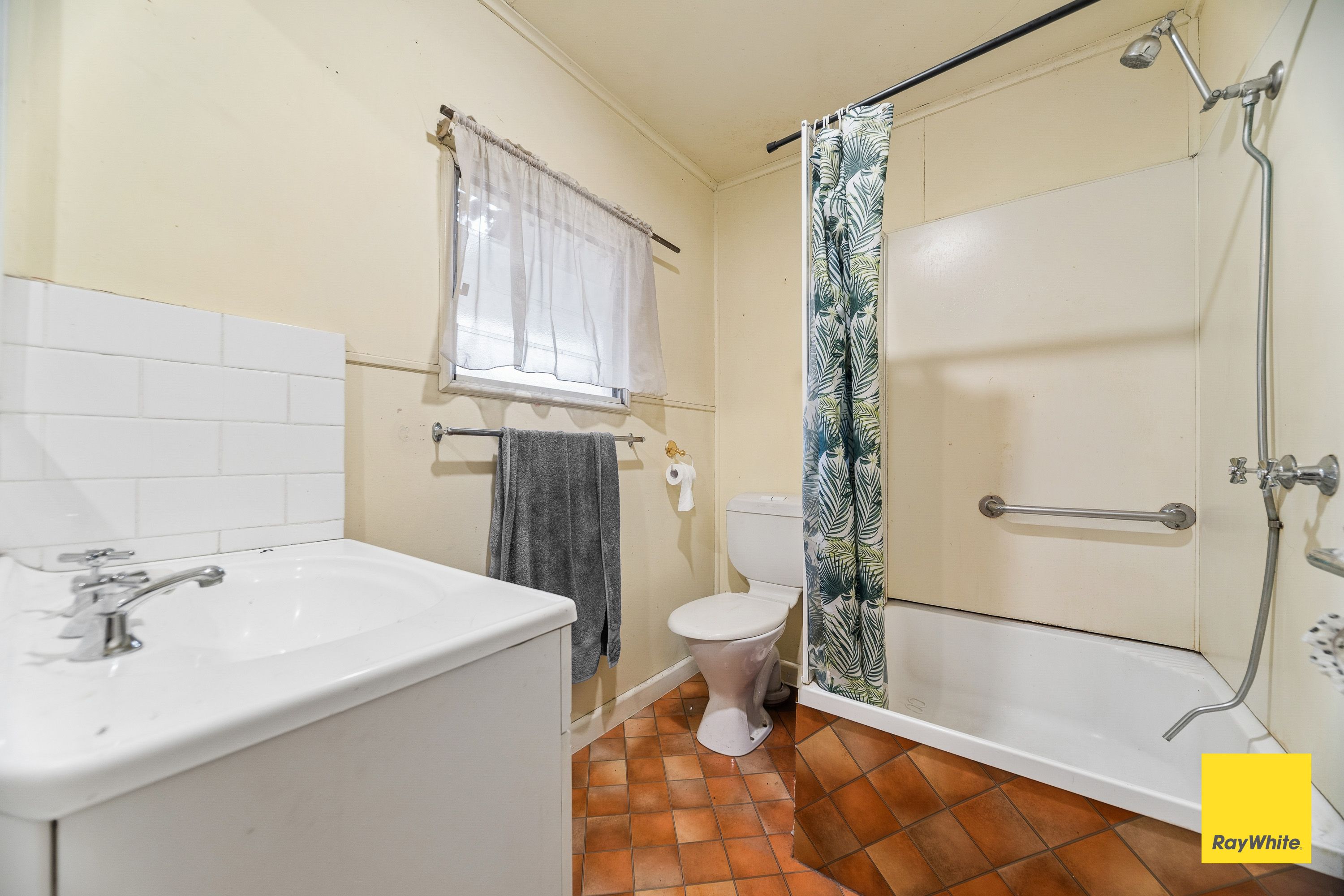 33 Lucan Street — photo 8 of 16